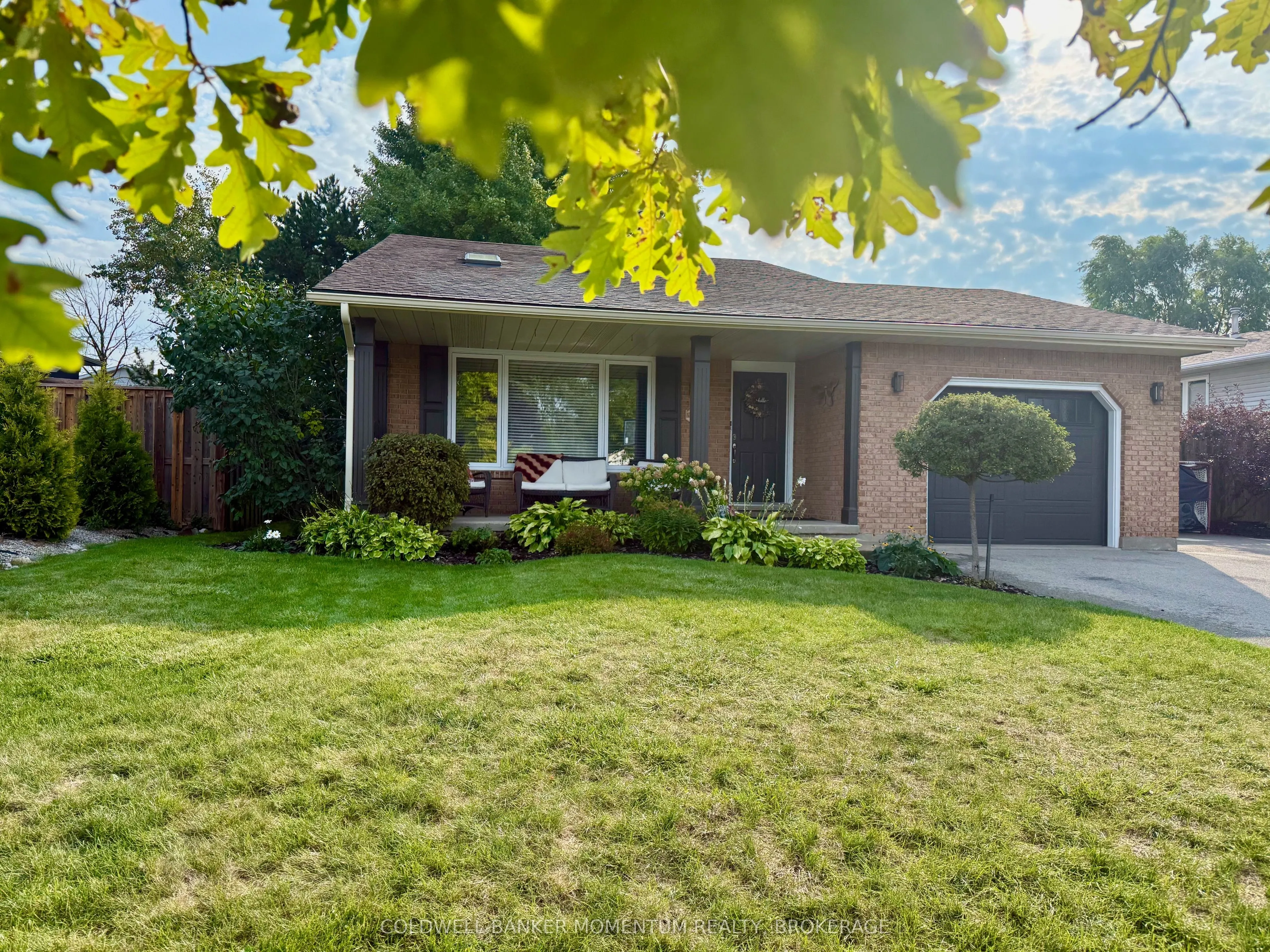 3933 Vineyard Crescent