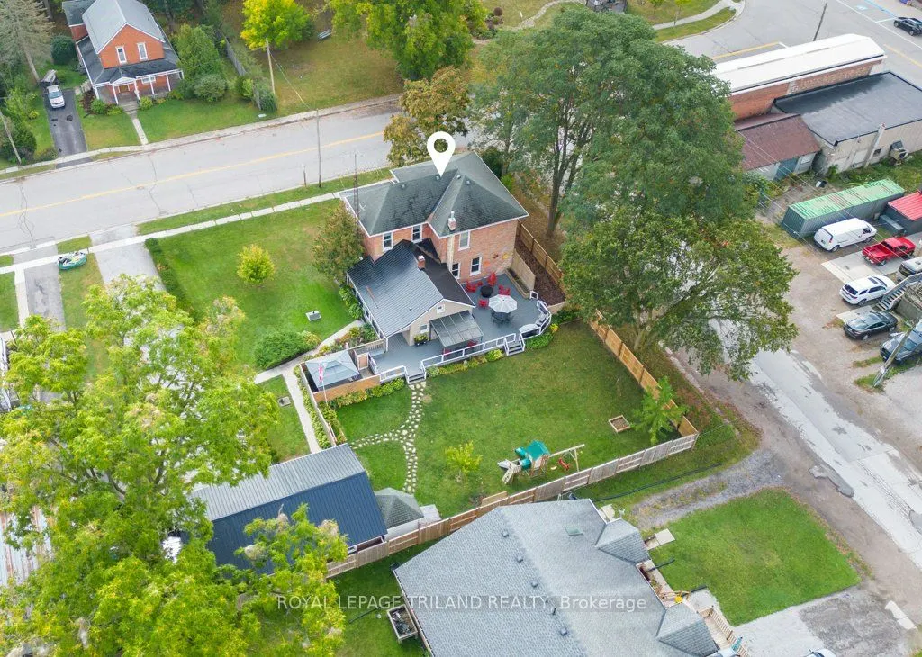 217 Shackleton Street