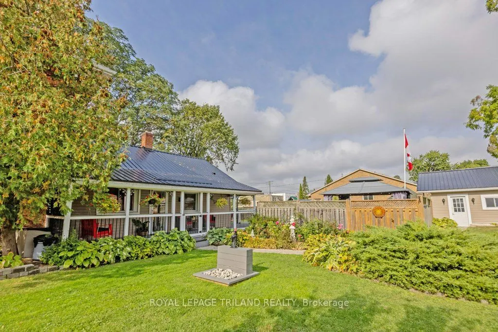 217 Shackleton Street