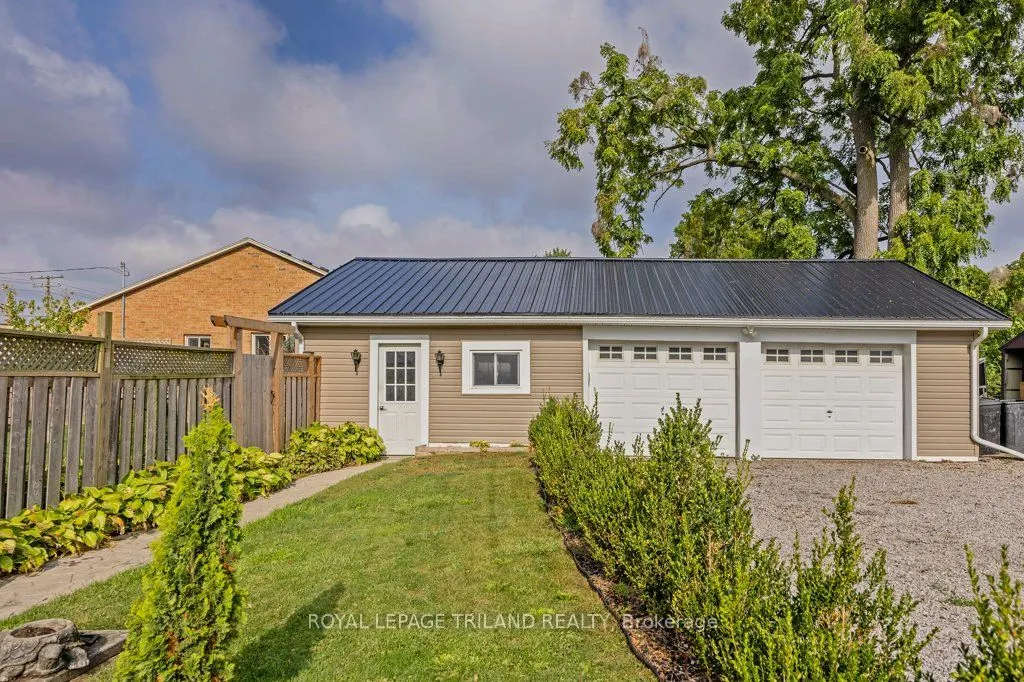 217 Shackleton Street