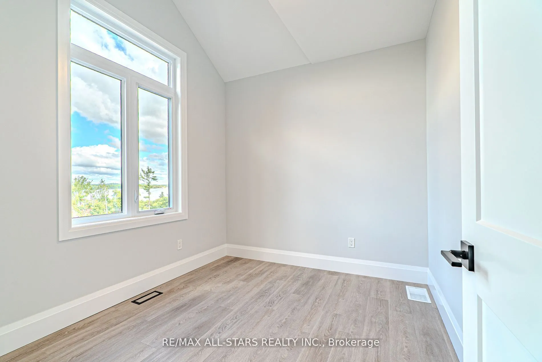 837 Cedar Glen Road