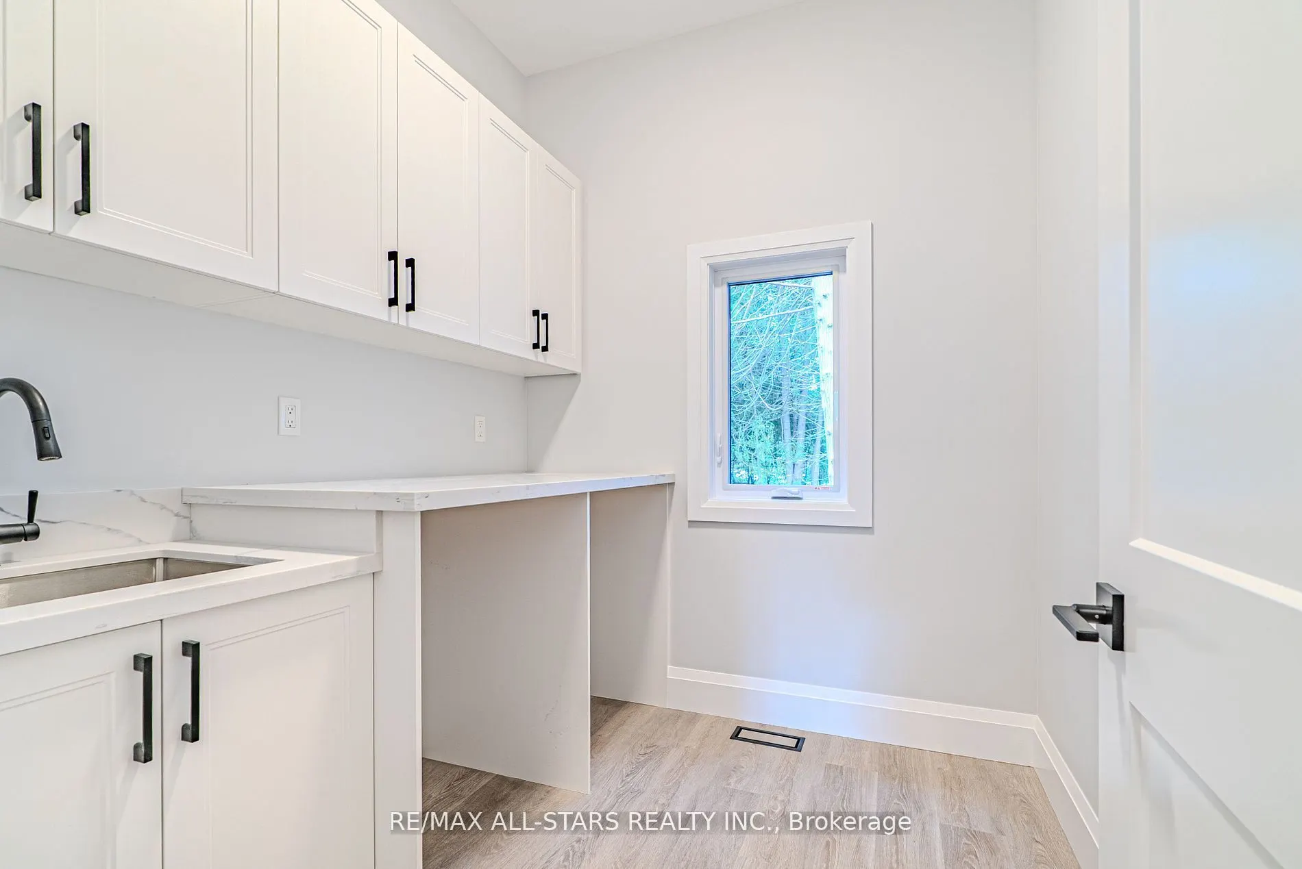 837 Cedar Glen Road