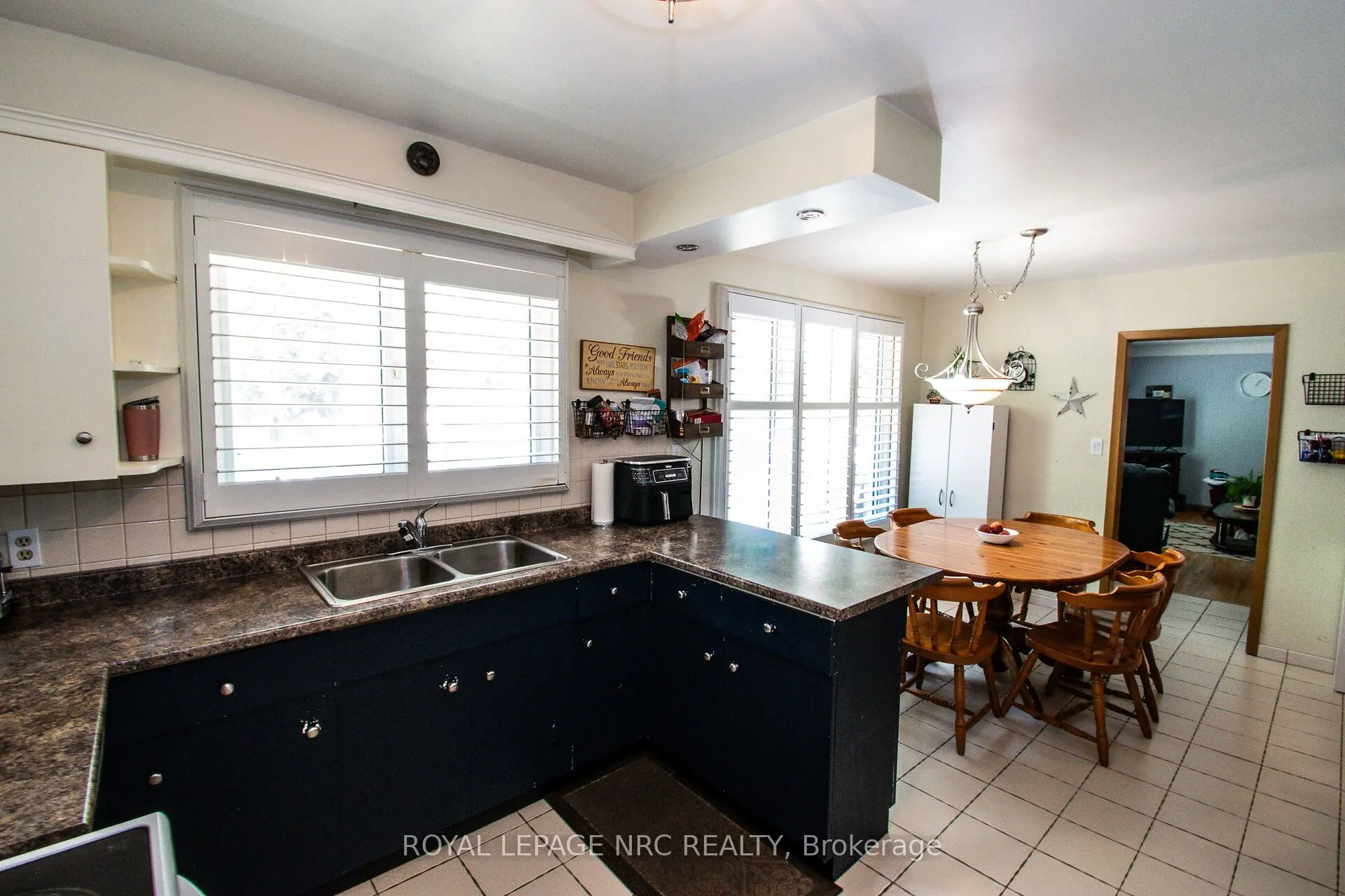 73 Lockview Crescent