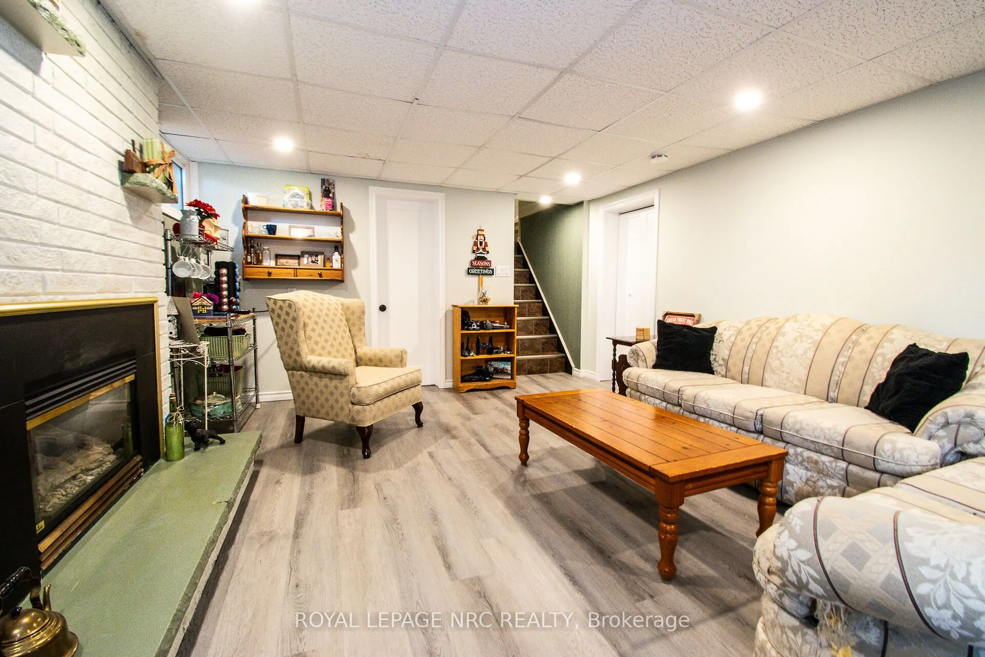 73 Lockview Crescent