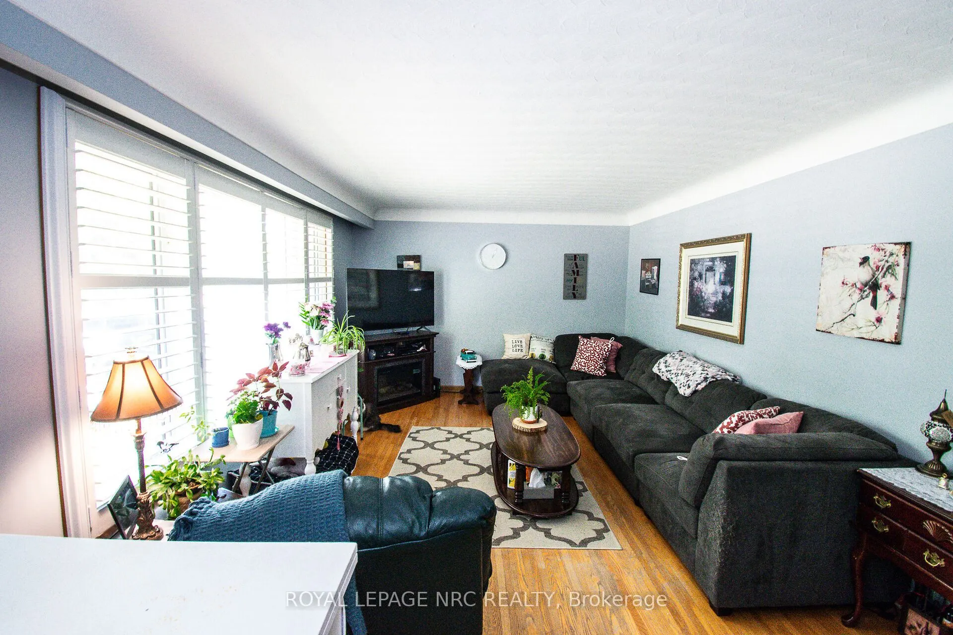 73 Lockview Crescent