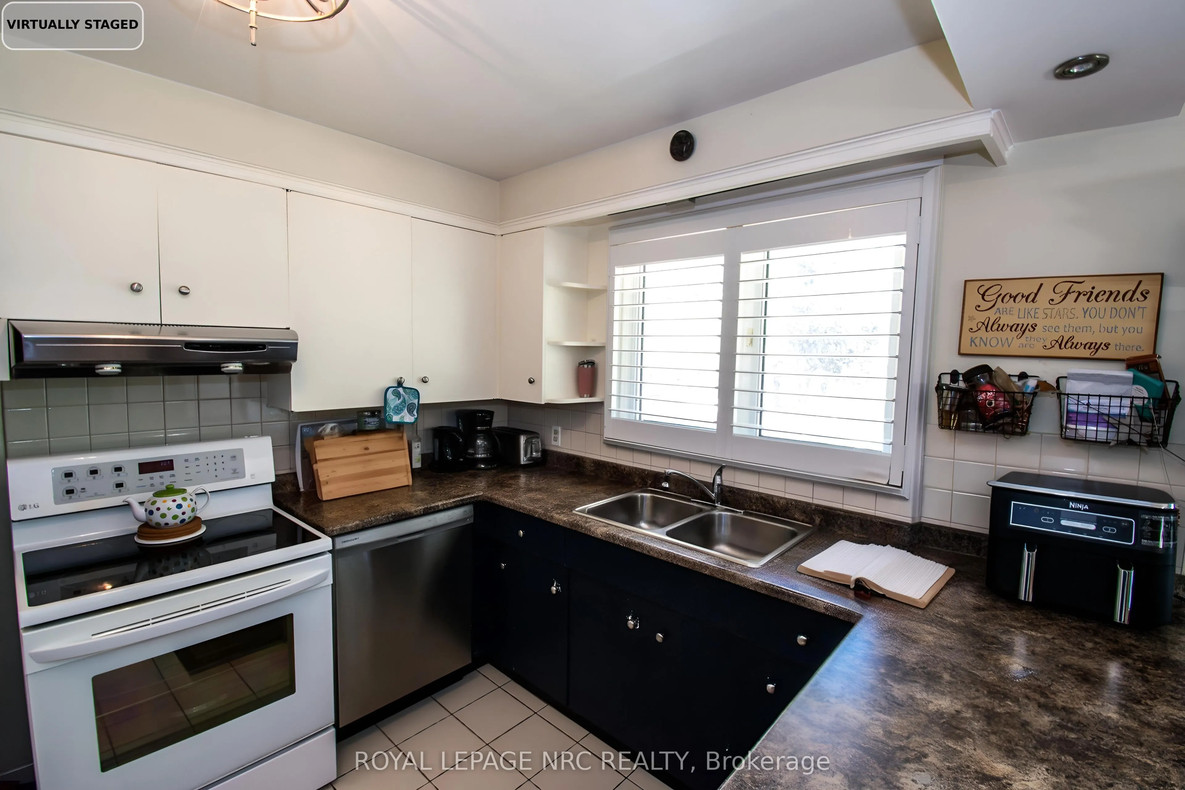 73 Lockview Crescent