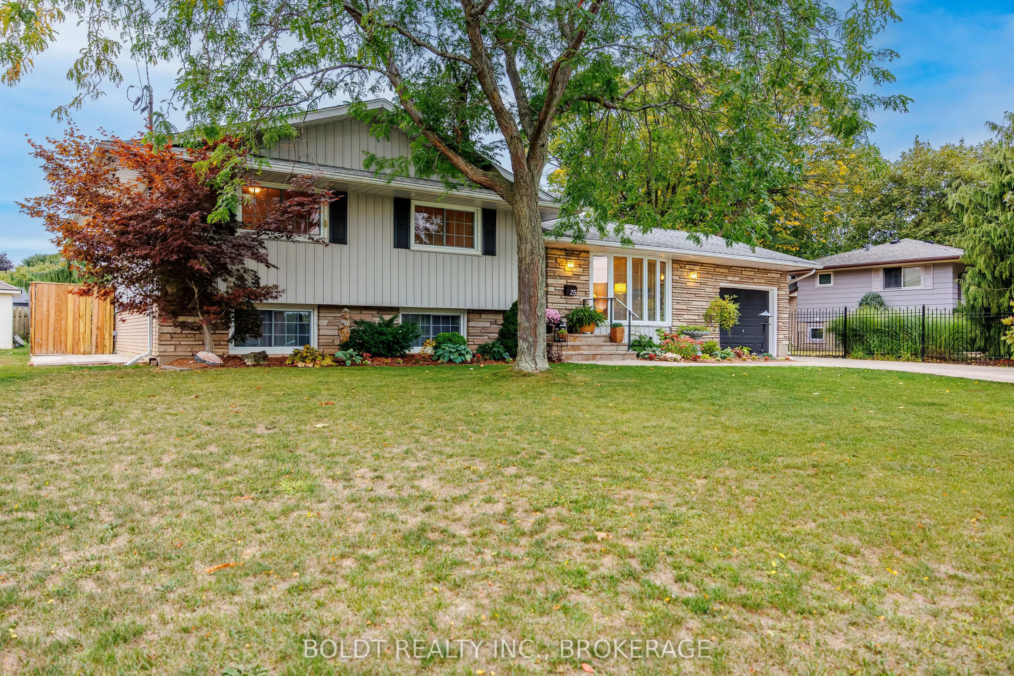 25 Neptune Drive