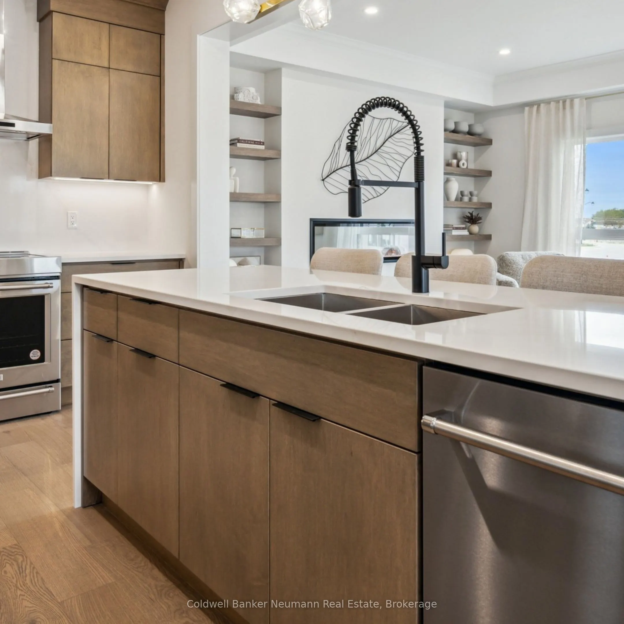 533 Anton Crescent