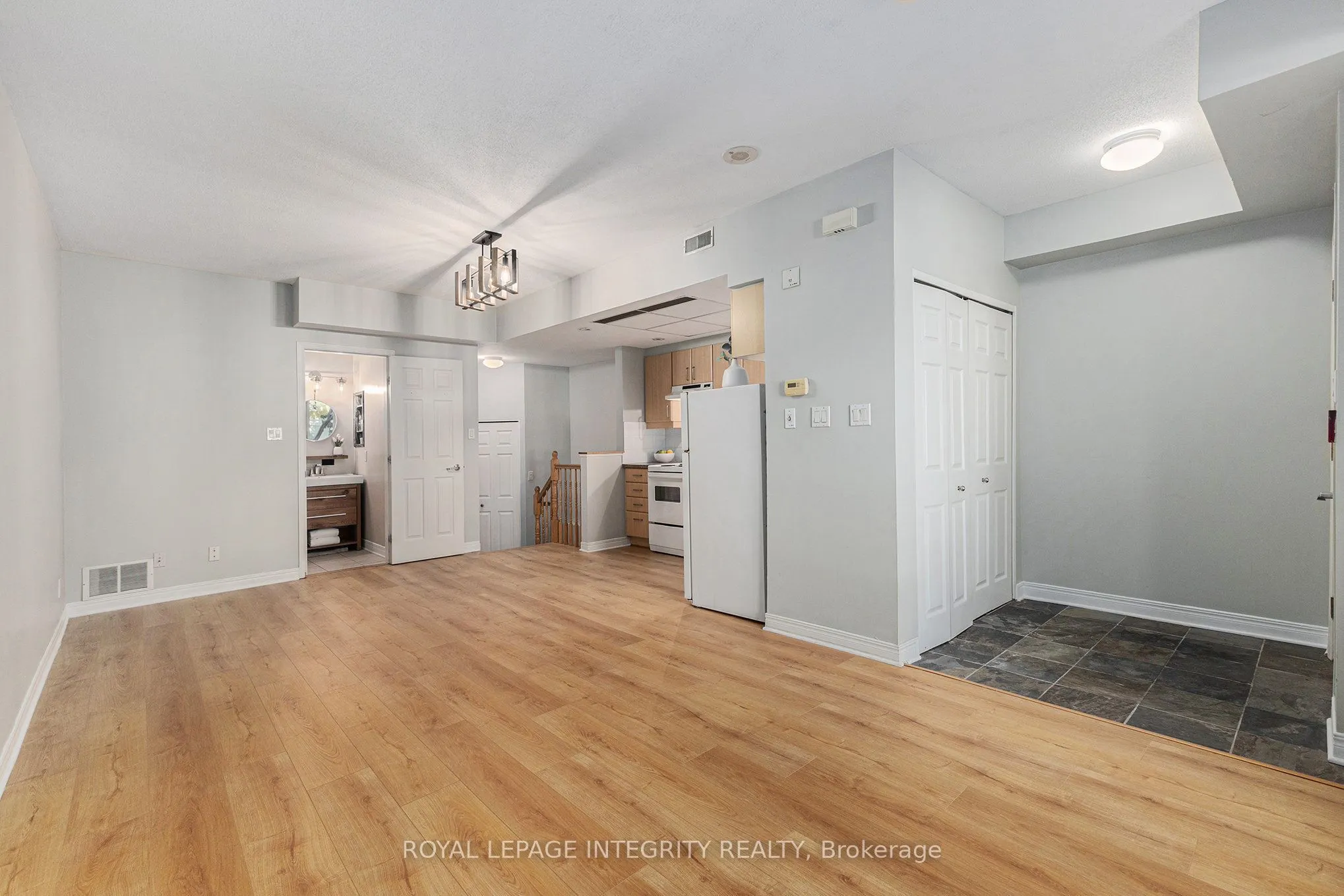 150 York Street, #1A