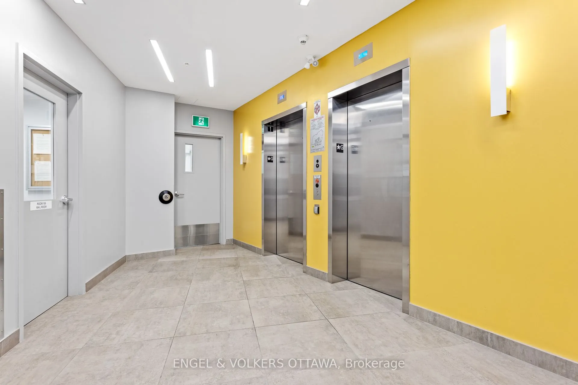 1000 WELLINGTON Street W, #305
