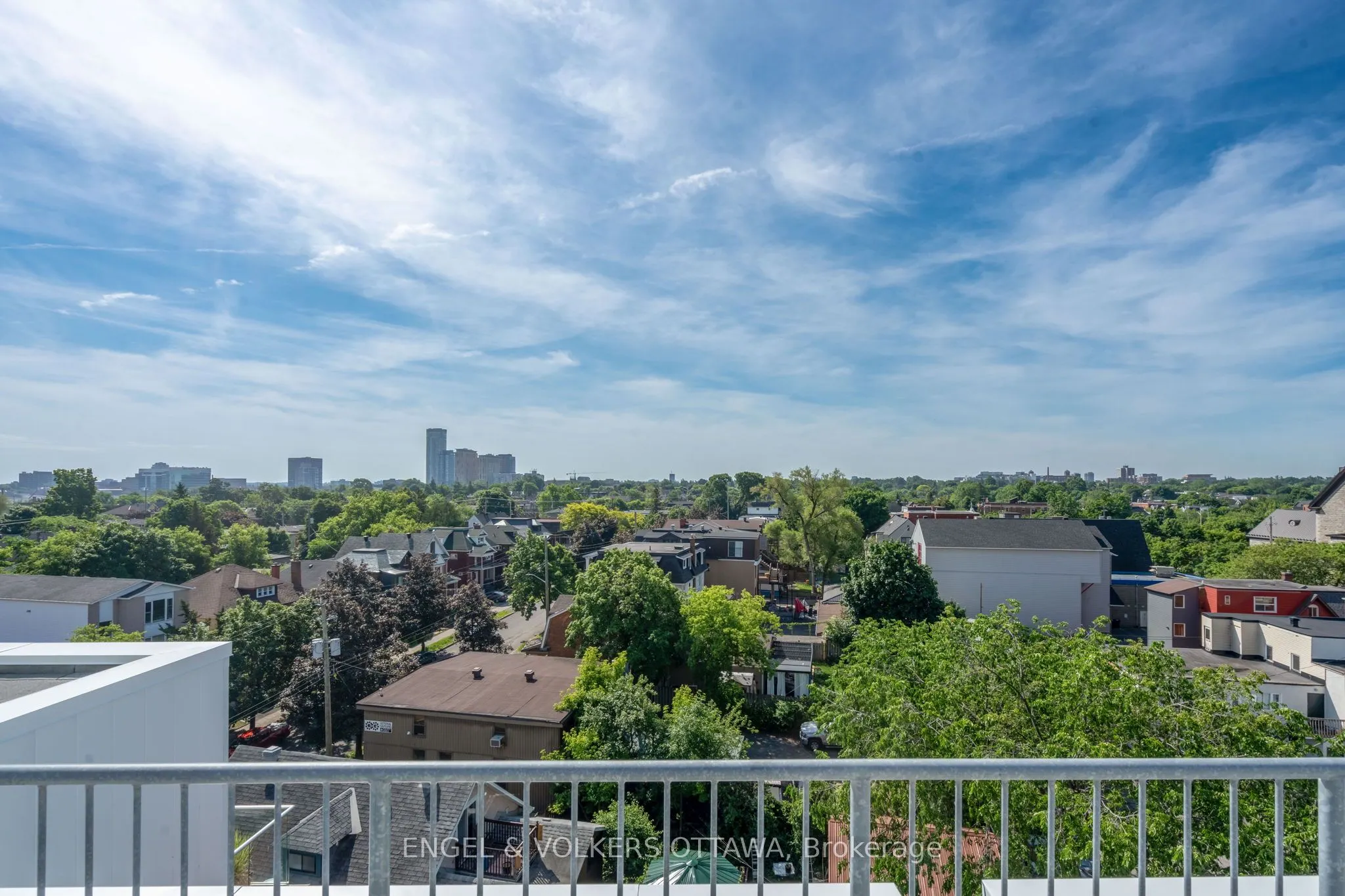1000 WELLINGTON Street W, #305