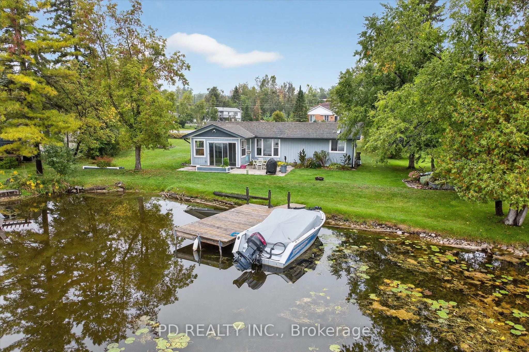 11 Charlotte Crescent