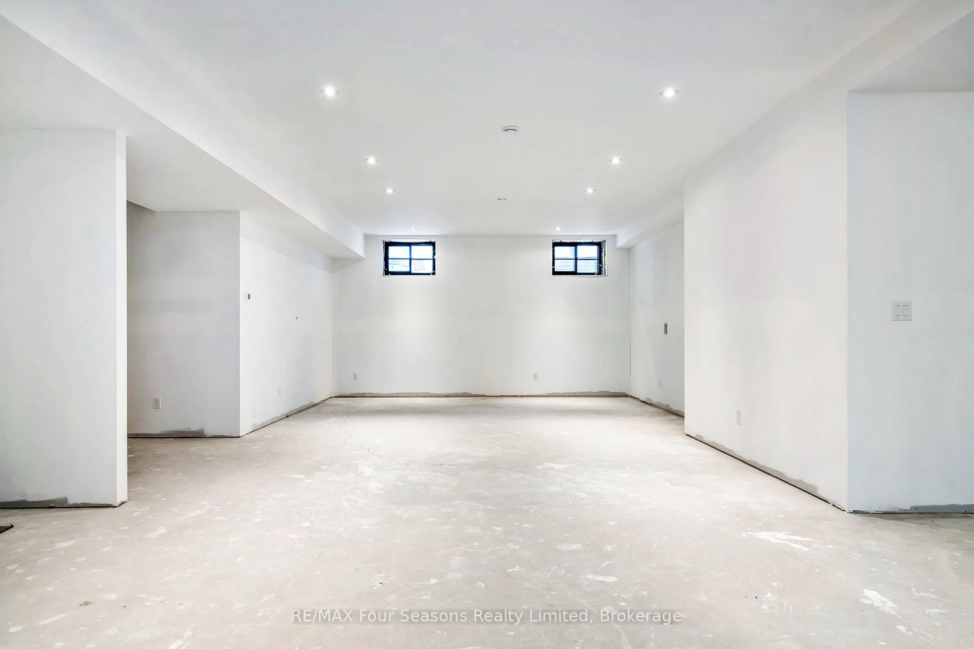 111 Lendvay Alley
