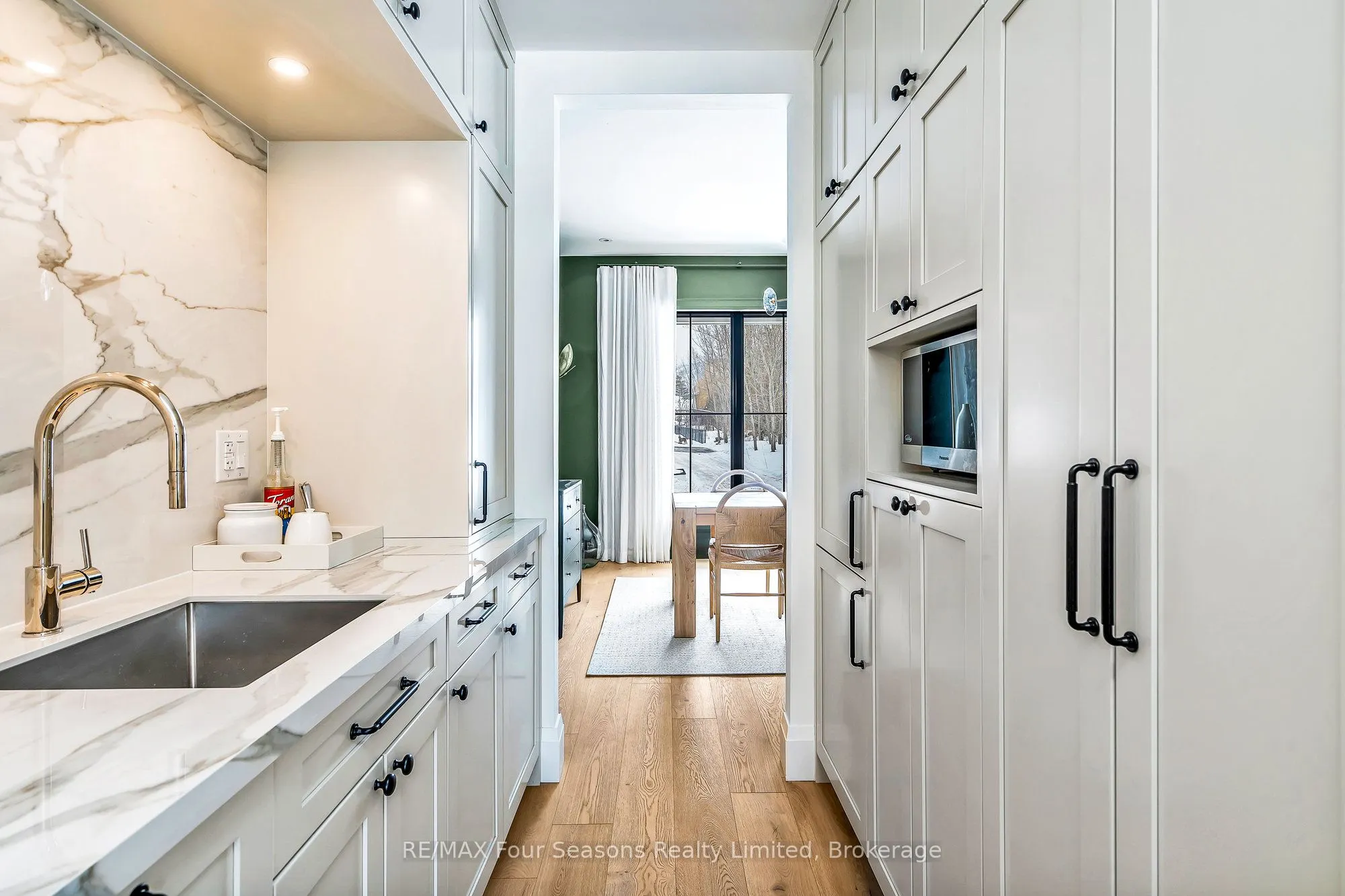 111 Lendvay Alley