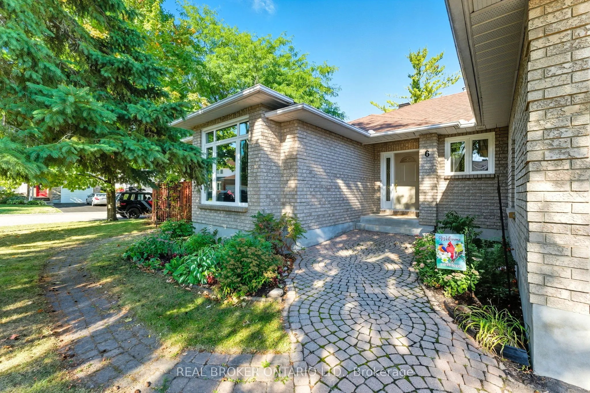 6 Candow Crescent