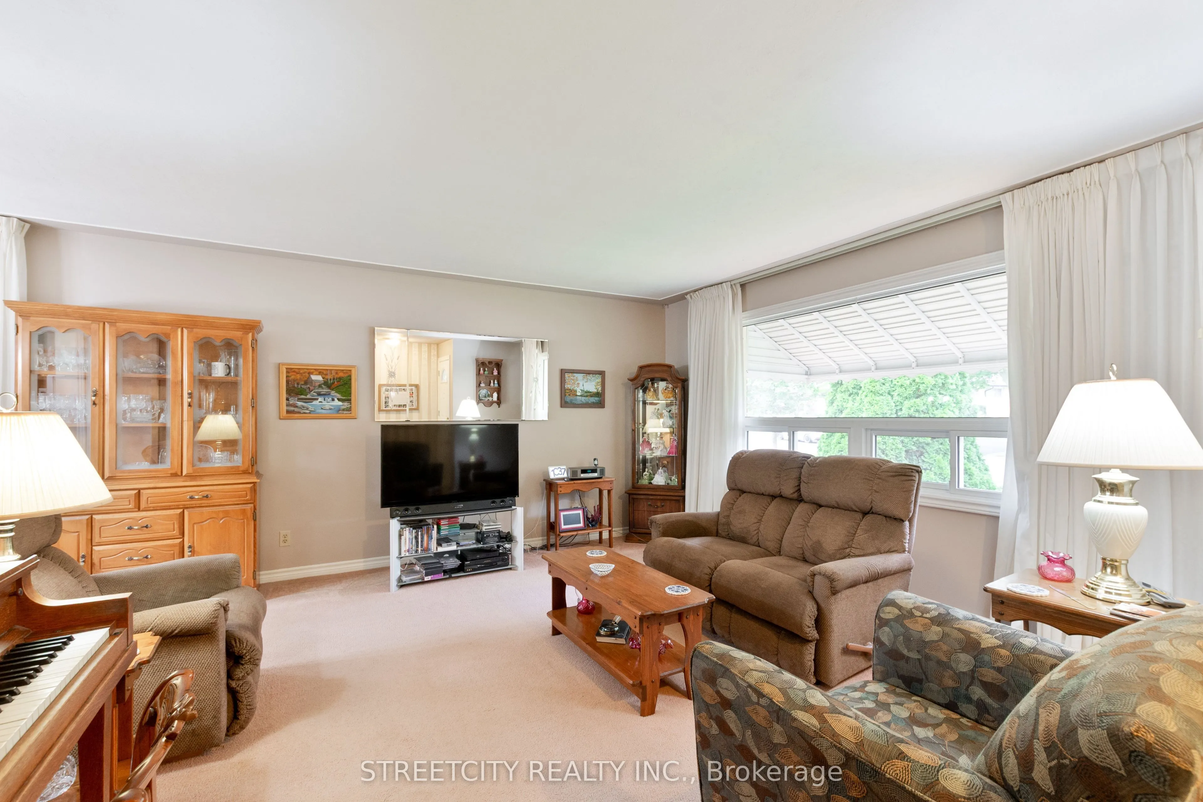 584 Knights Hill Road N