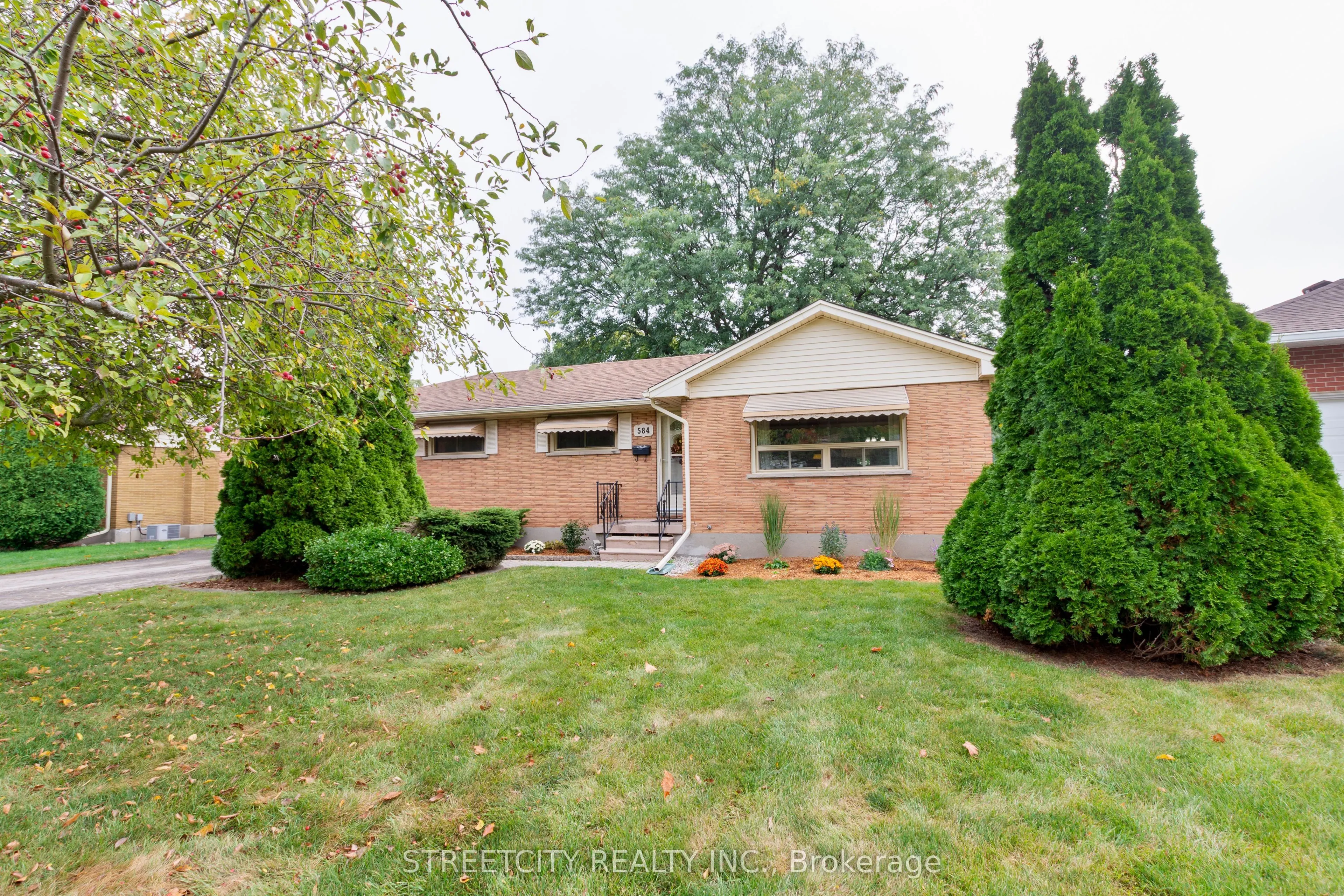 584 Knights Hill Road N