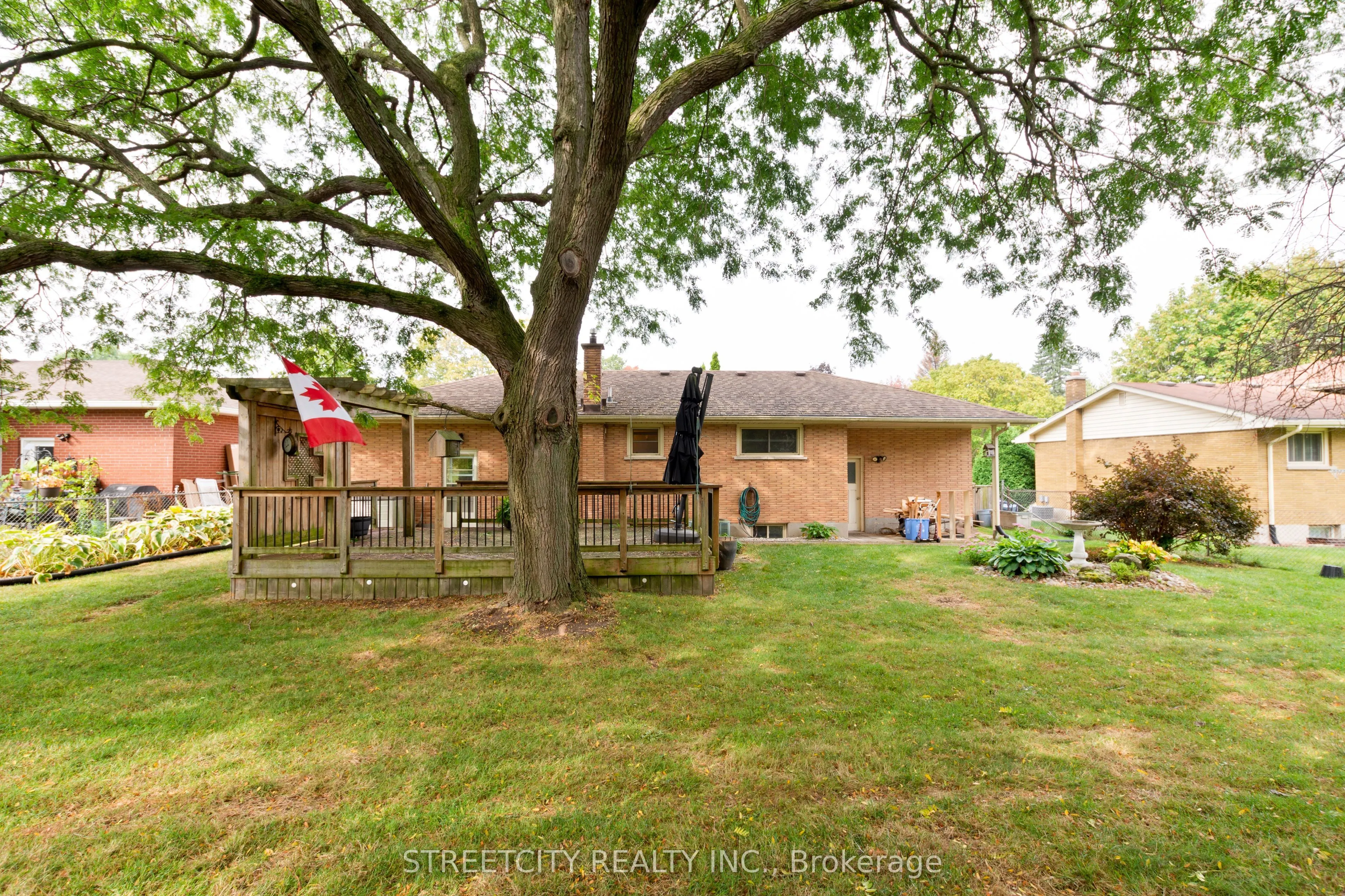 584 Knights Hill Road N