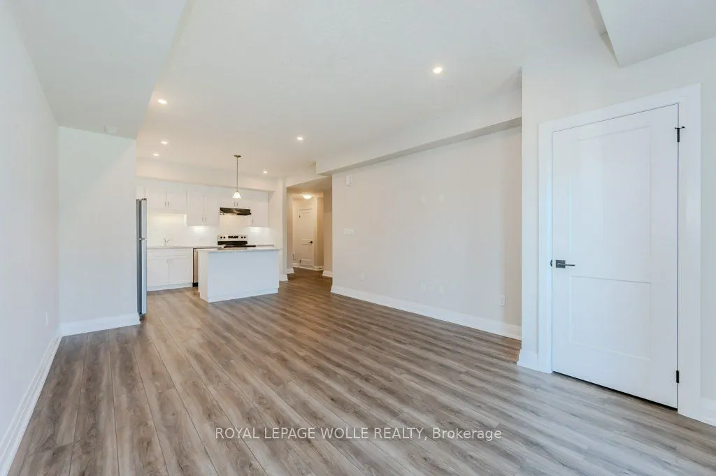 261 Woodbine Avenue, #24