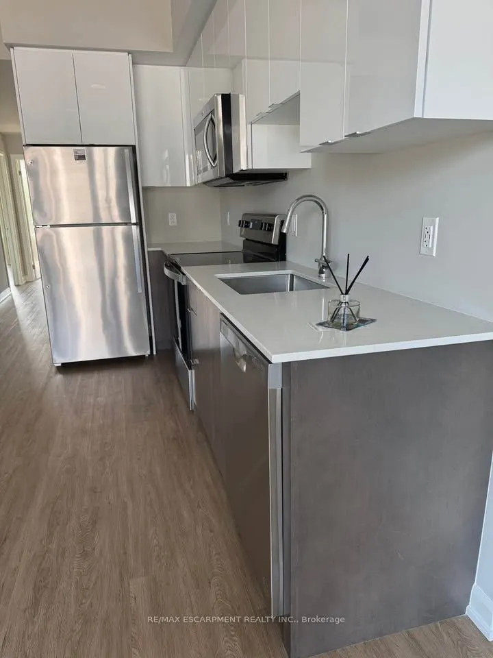 708 WOOLWICH Street, #115