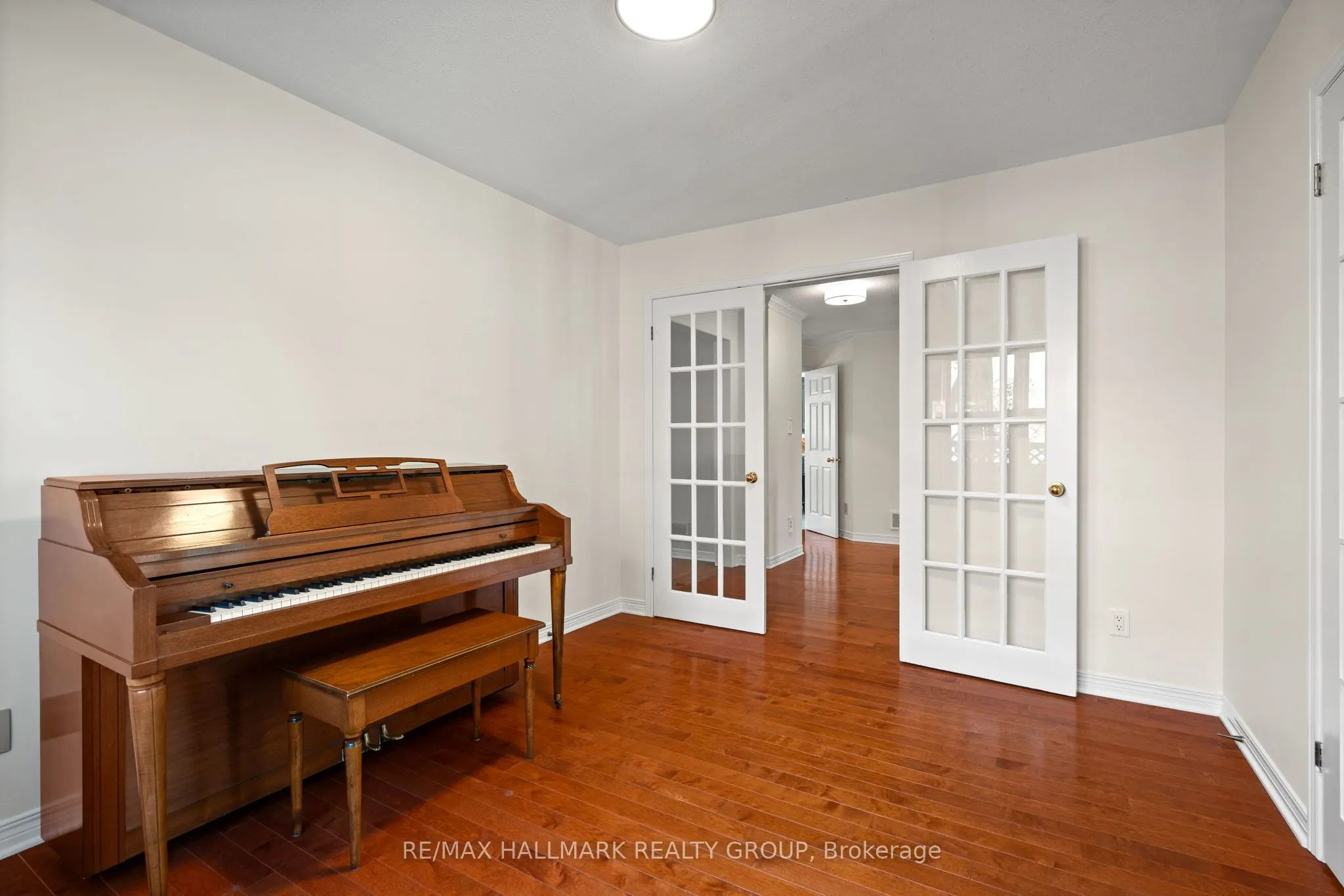 94 HOBIN Street