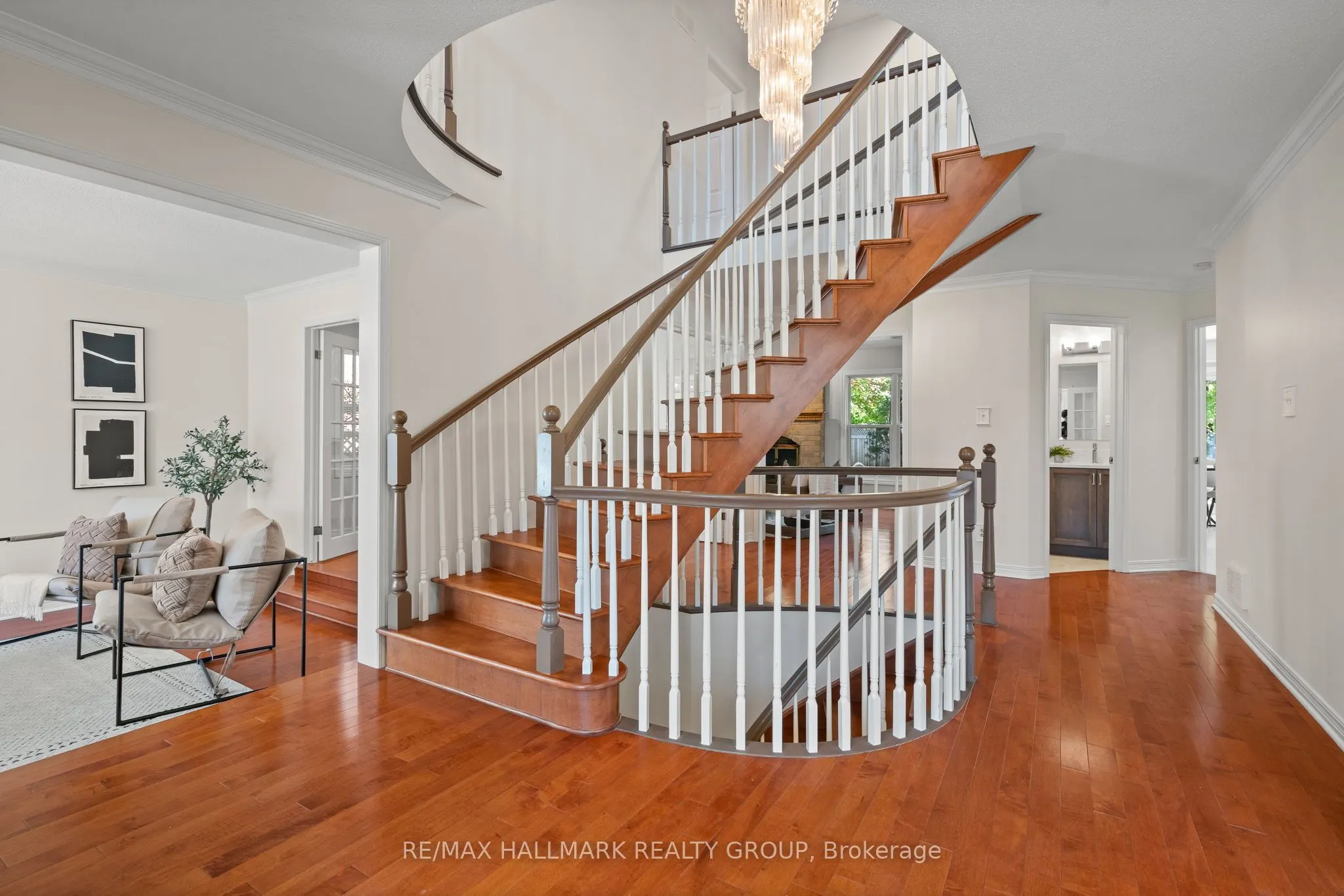 94 HOBIN Street