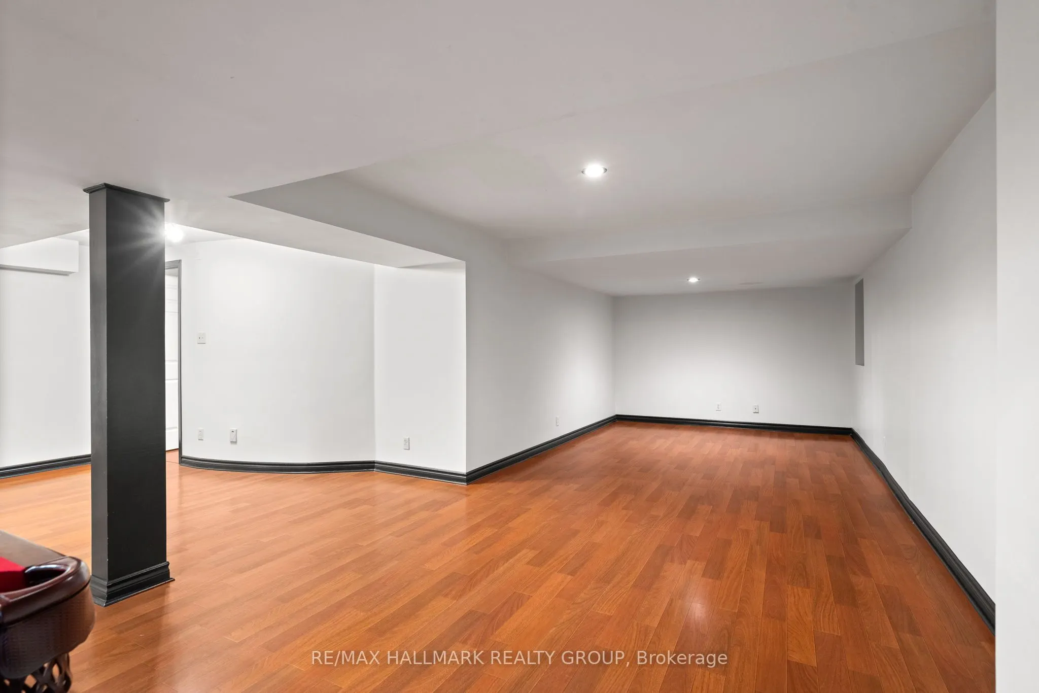 94 HOBIN Street