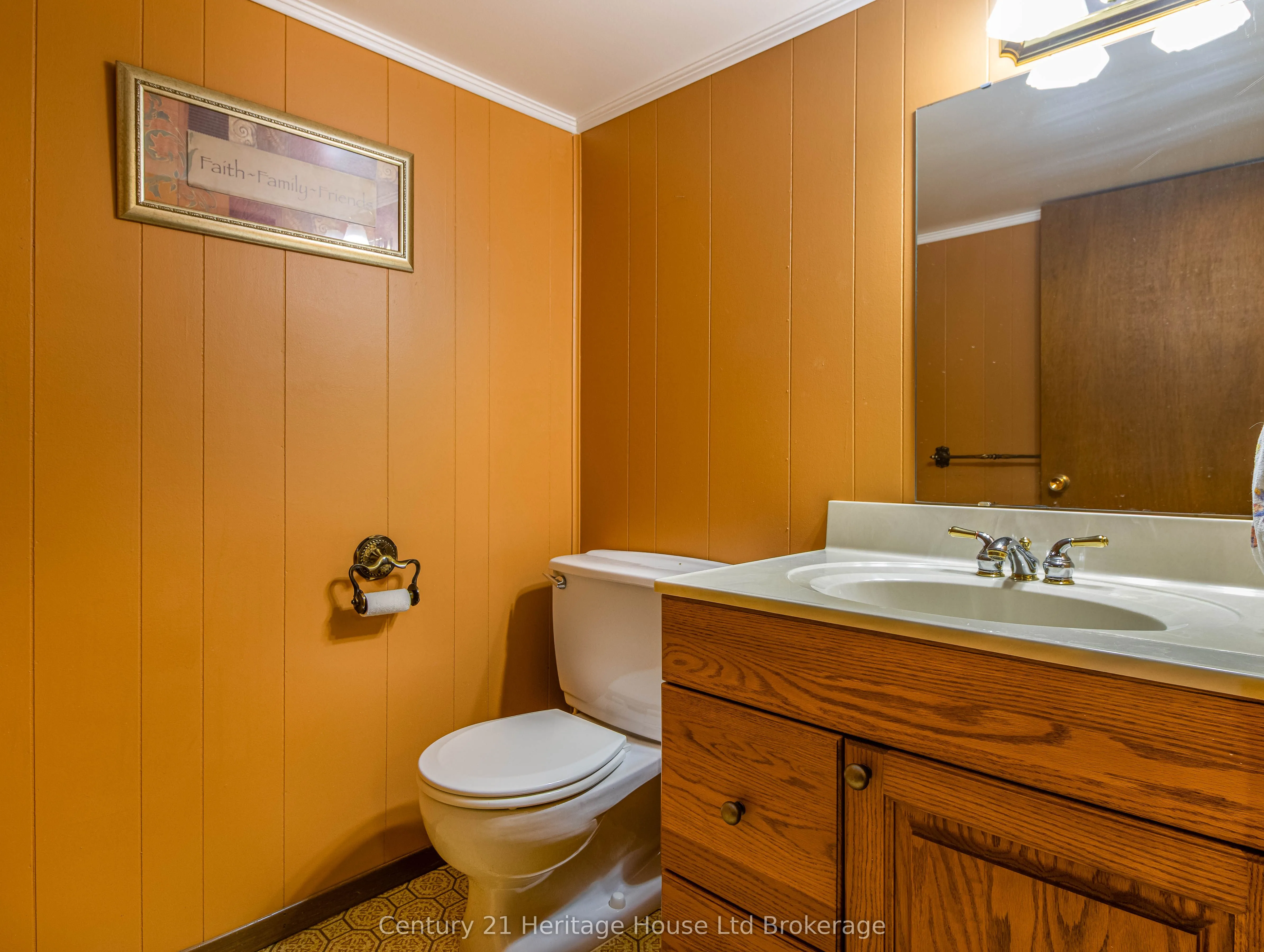 6 Carleton Crescent