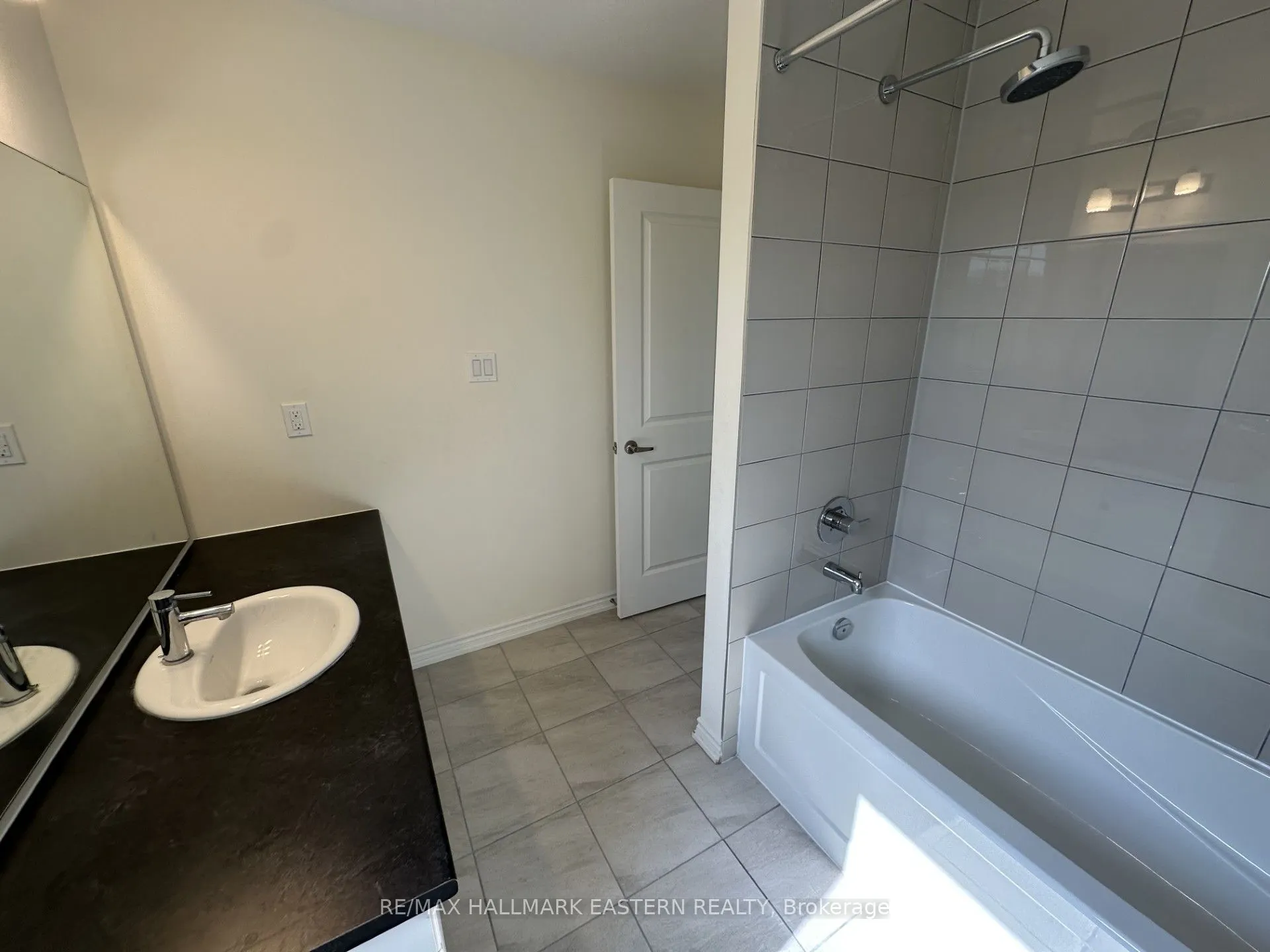 94 Golden Meadows Drive, ##28