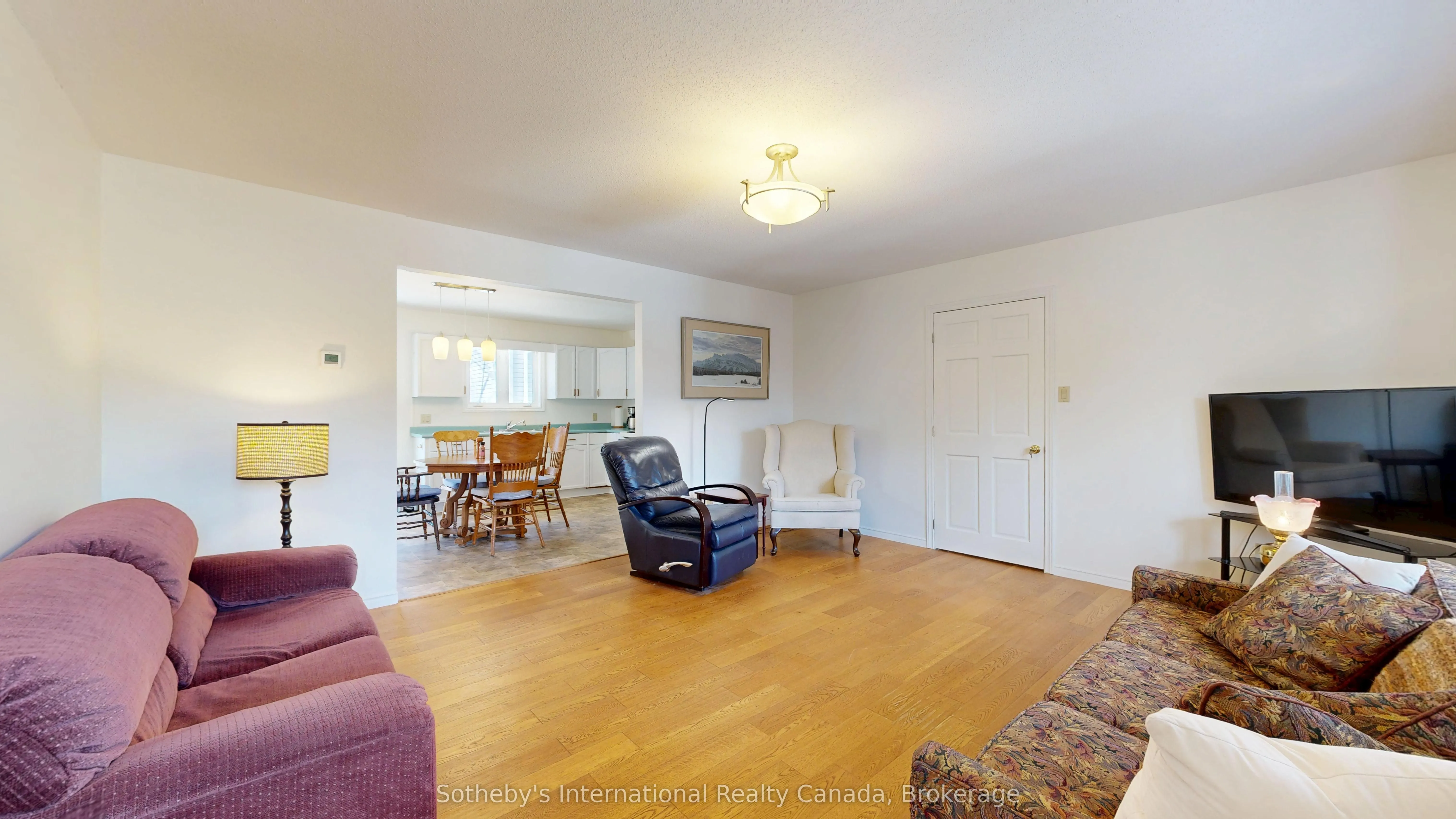 103 Bruce Street S, #B
