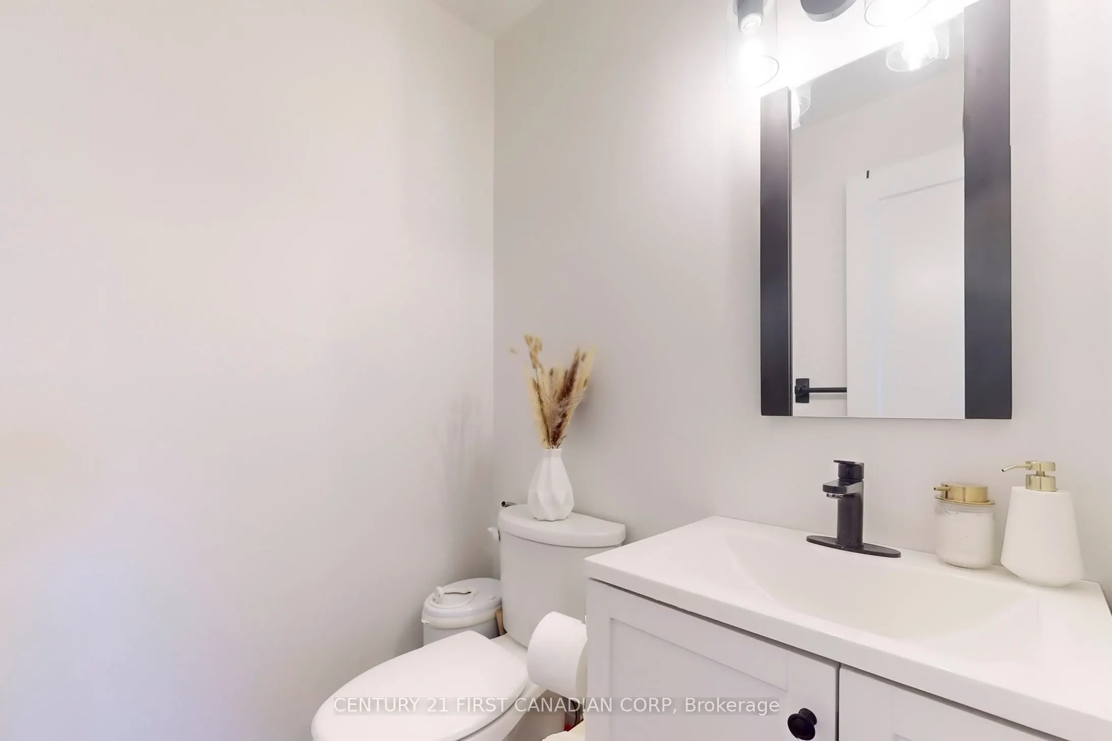735 Deveron Crescent, #319