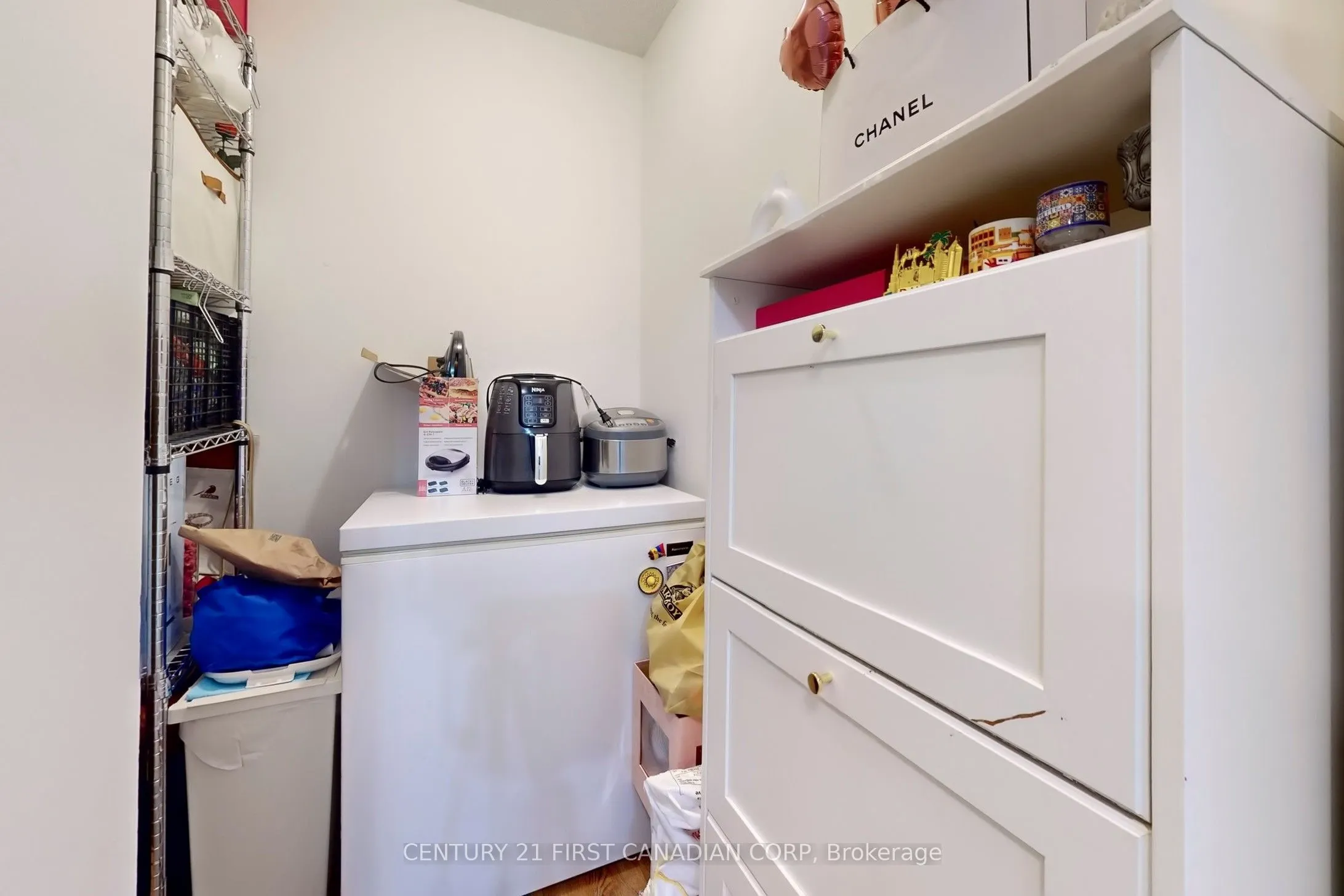 735 Deveron Crescent, #319