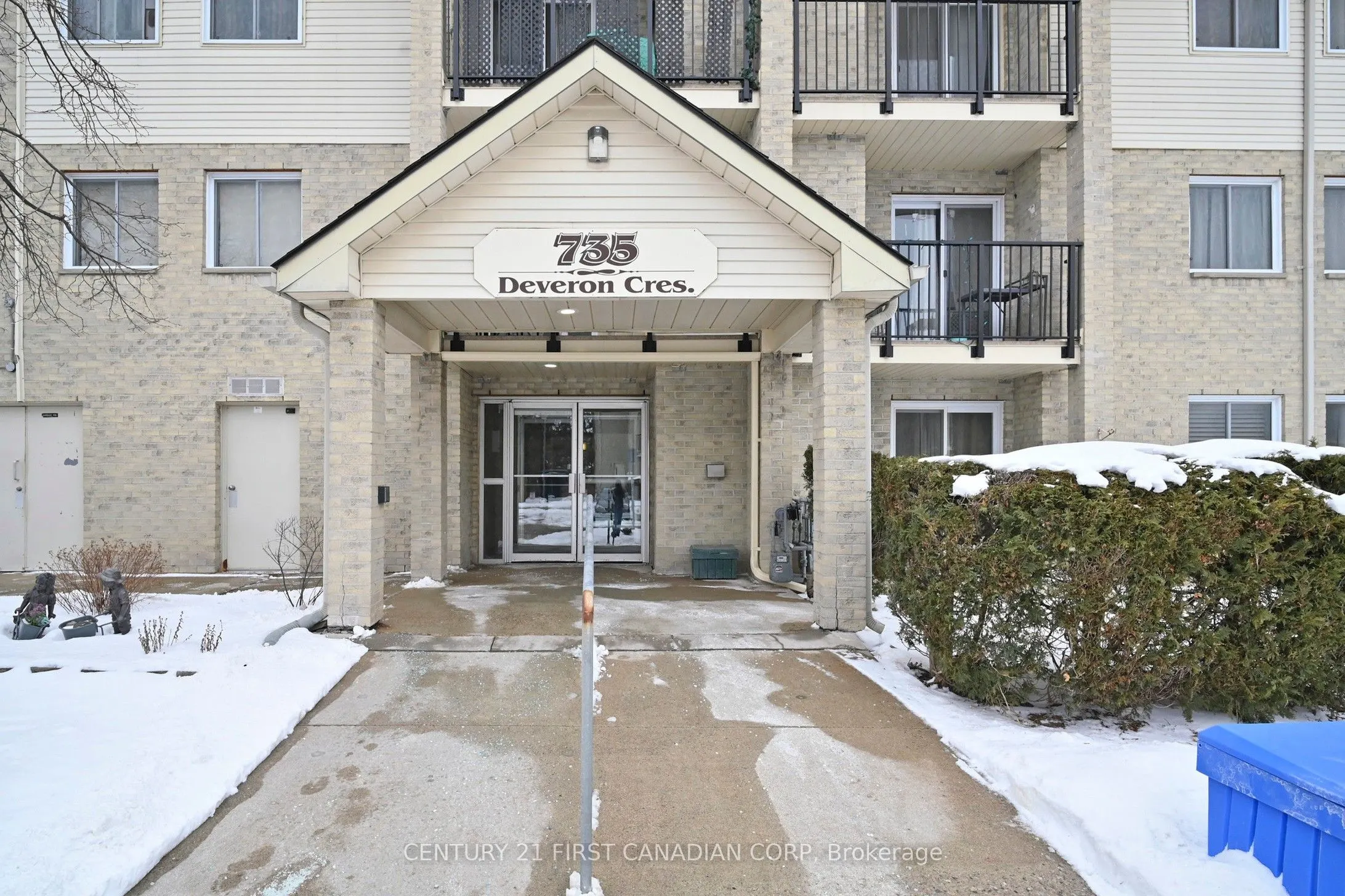 735 Deveron Crescent, #319