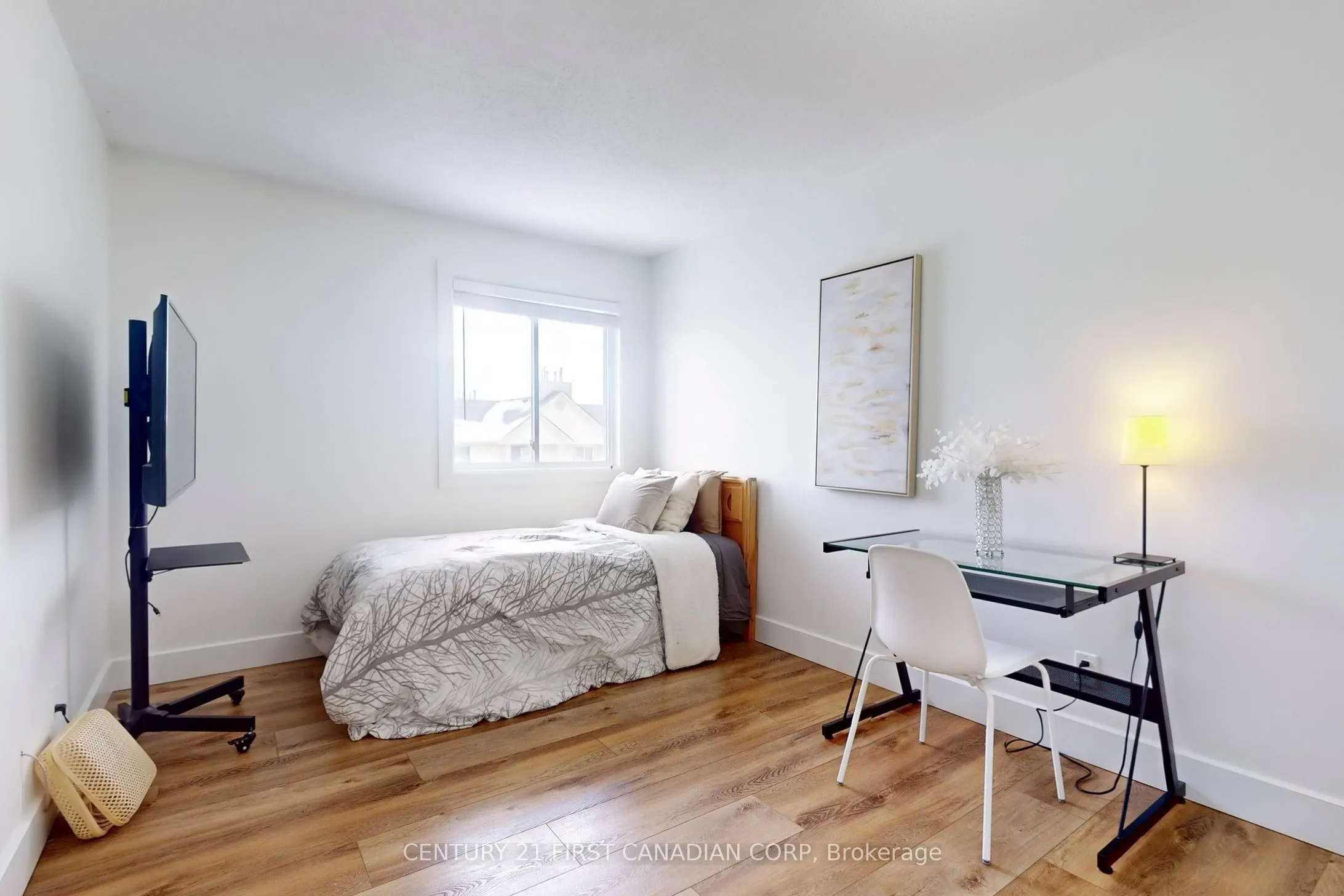 735 Deveron Crescent, #319