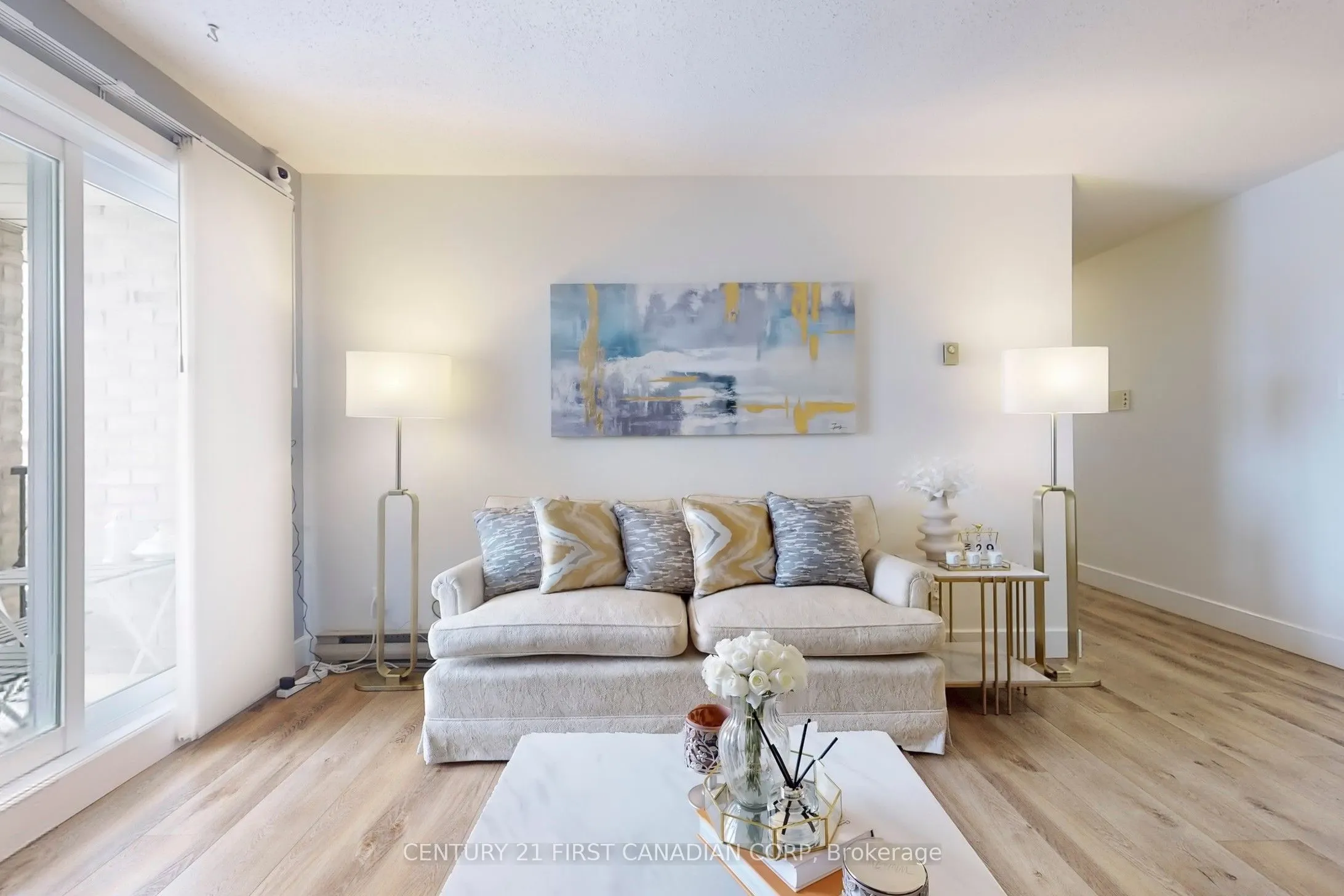 735 Deveron Crescent, #319