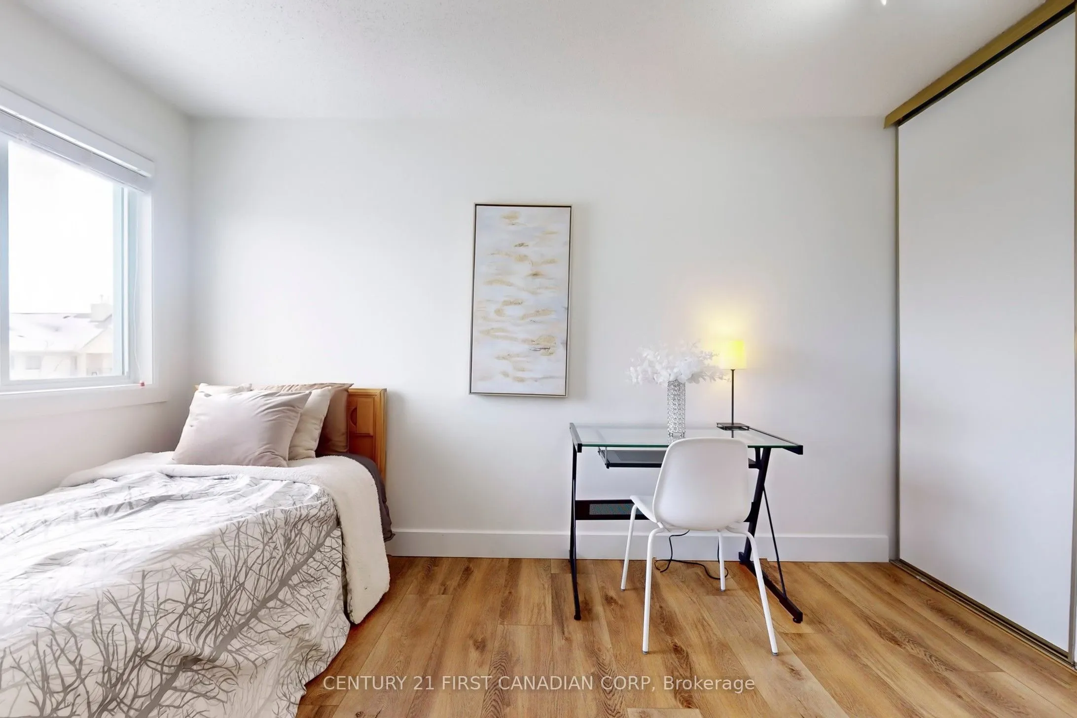 735 Deveron Crescent, #319