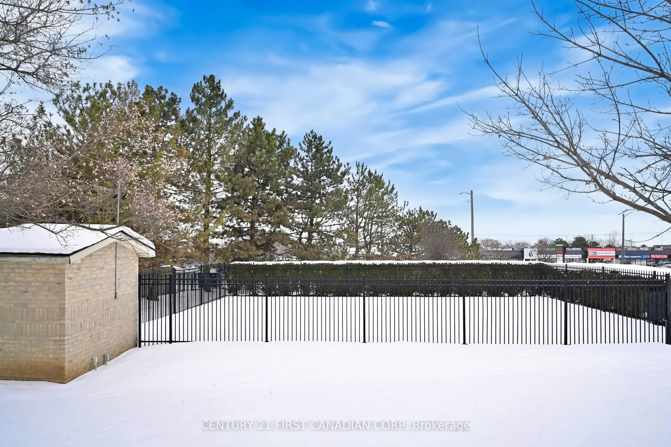 735 Deveron Crescent, #319