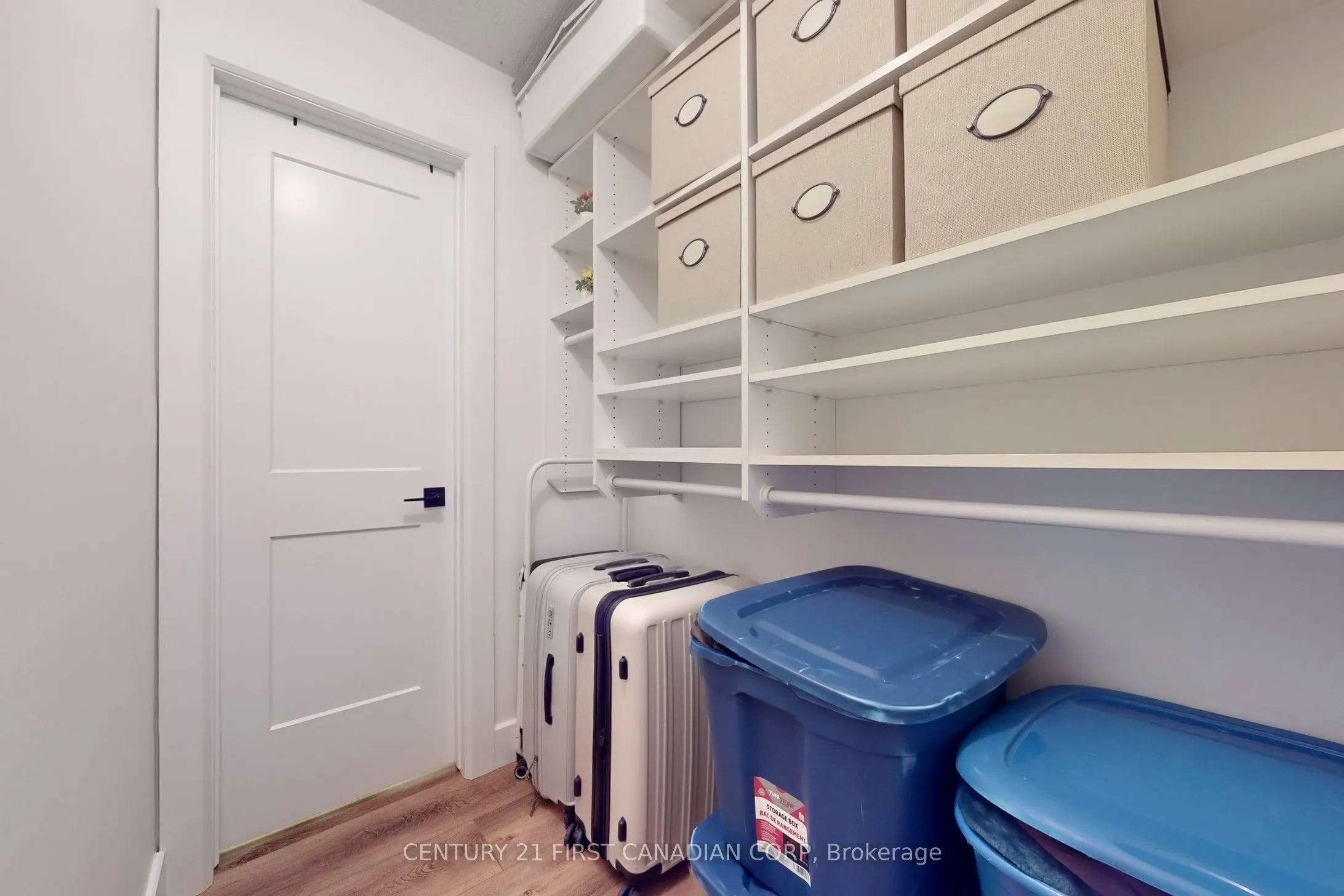 735 Deveron Crescent, #319