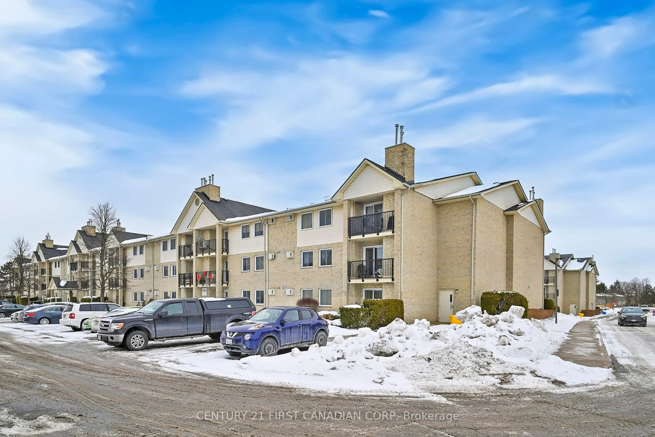735 Deveron Crescent, #319