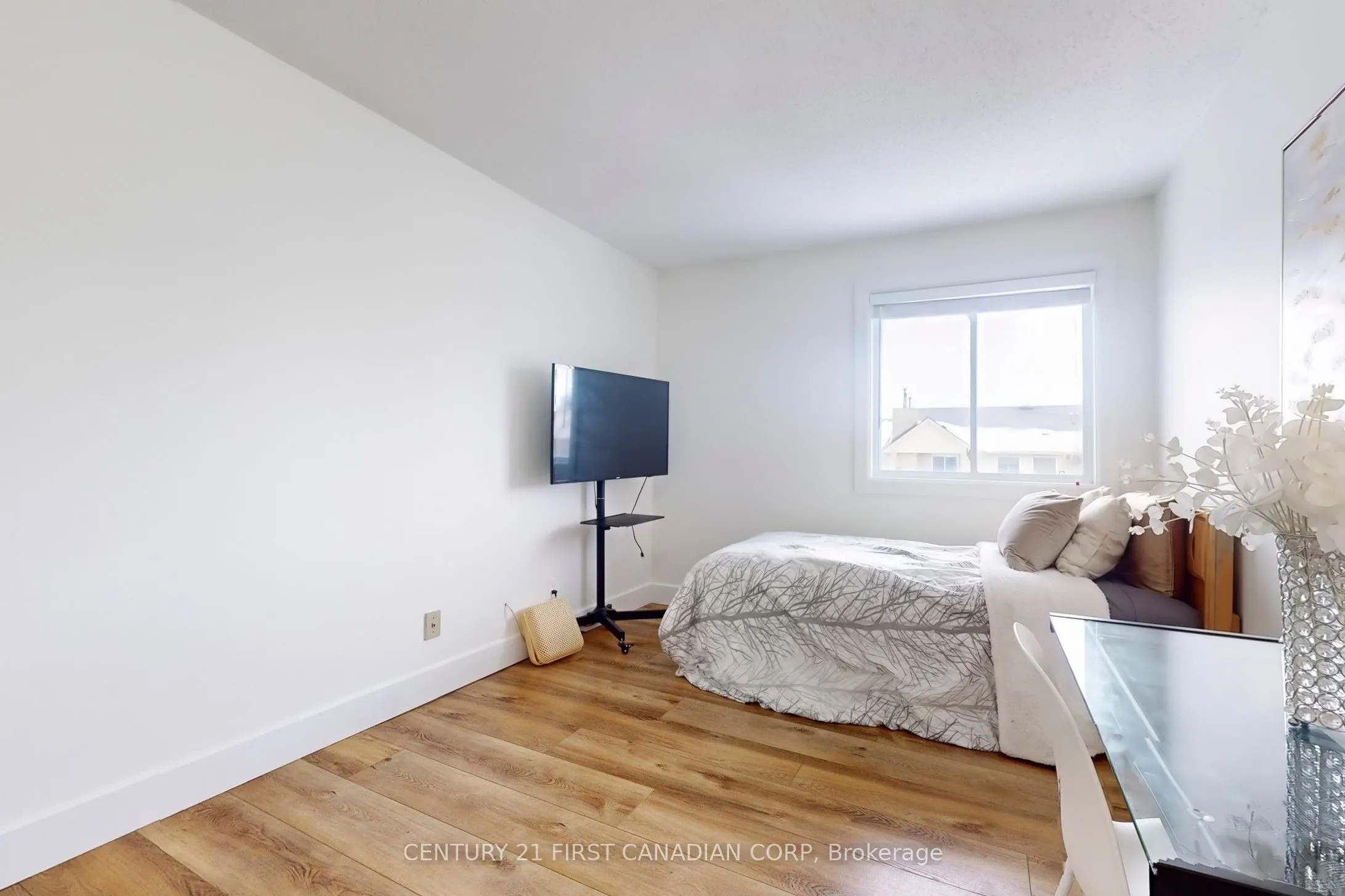735 Deveron Crescent, #319