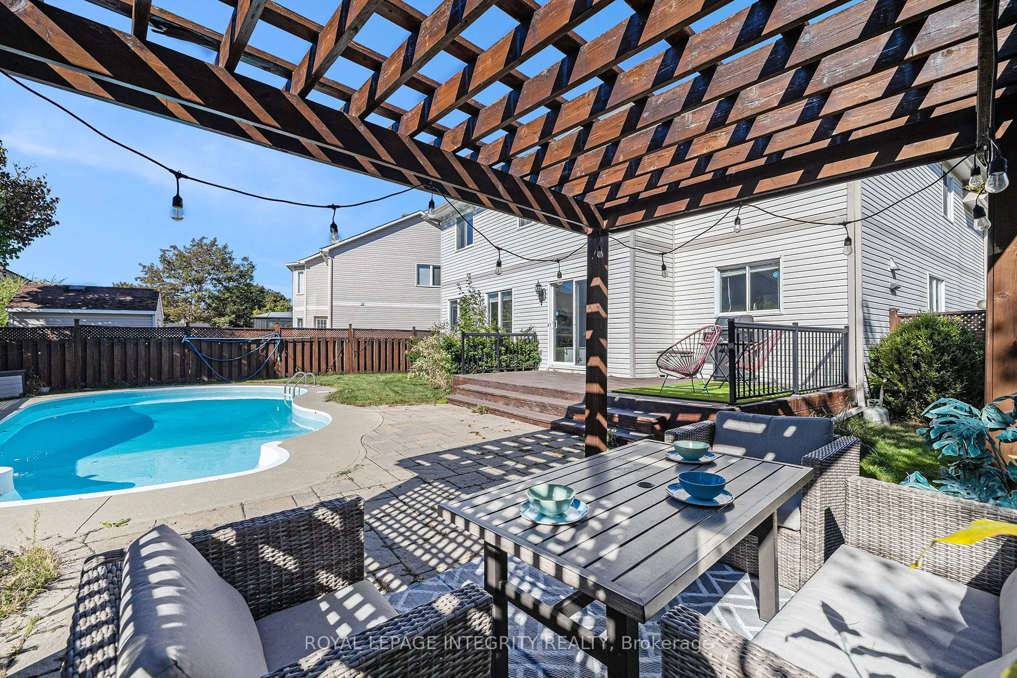 10 Maybrook Place