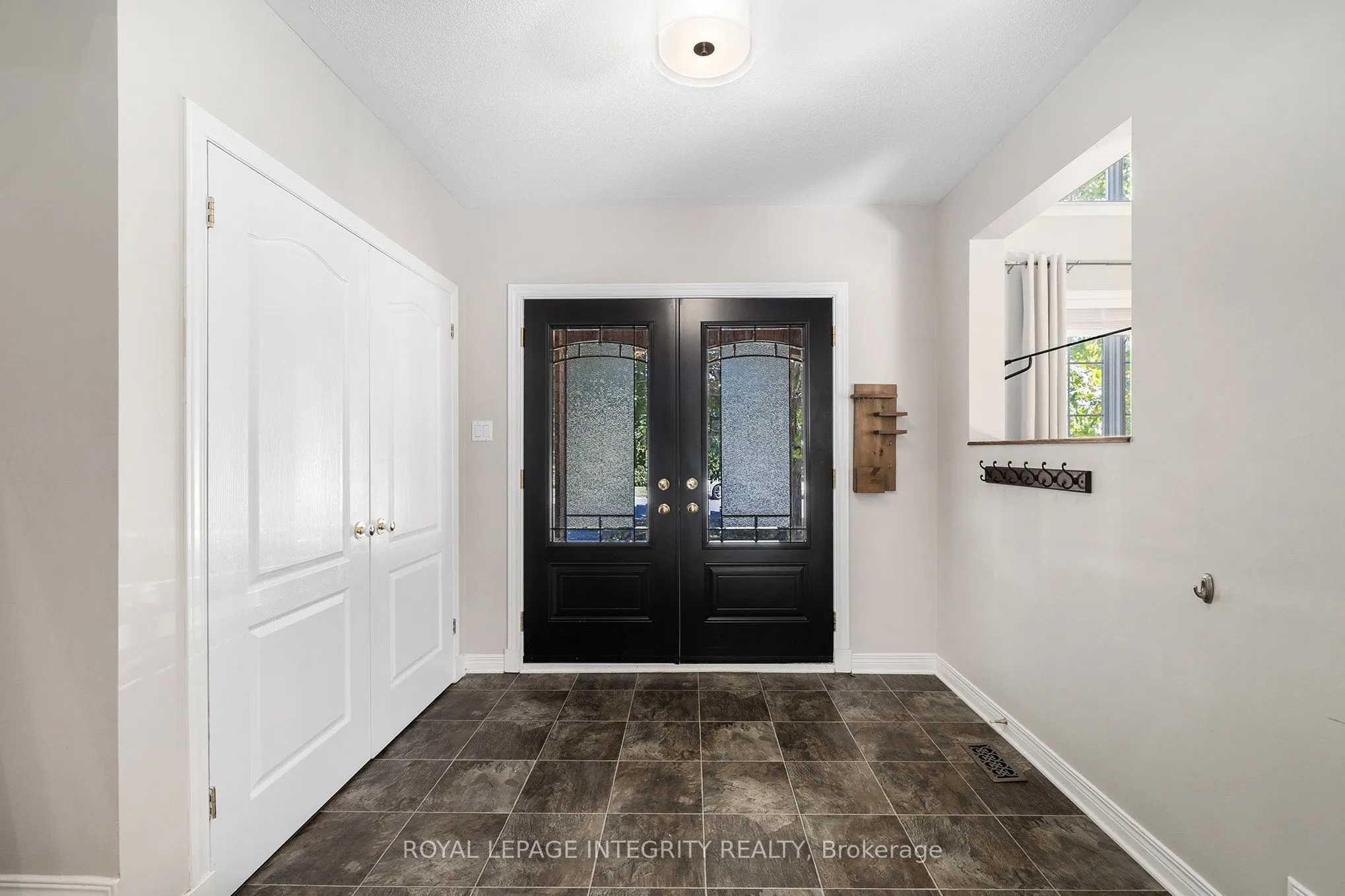 10 Maybrook Place