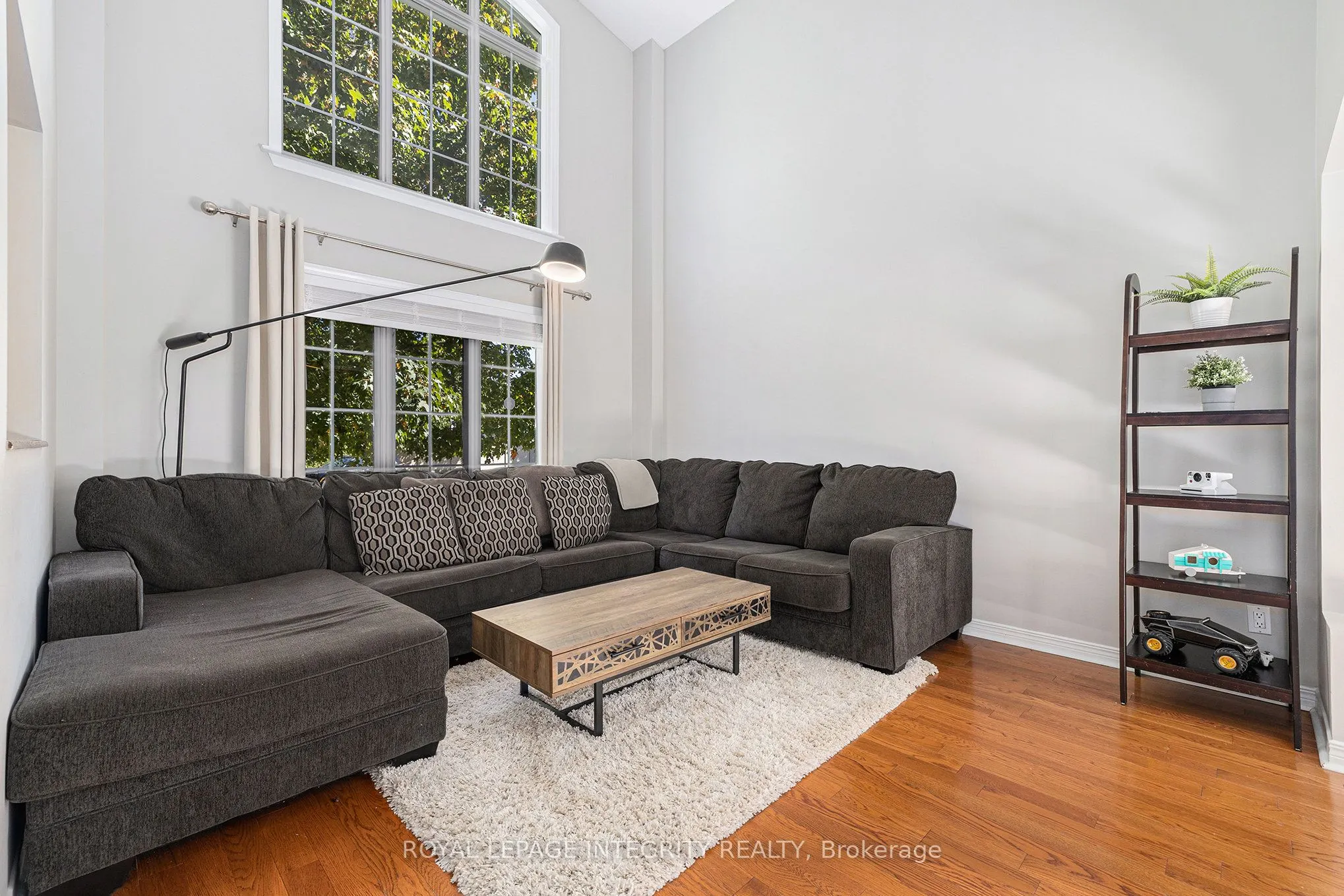 10 Maybrook Place