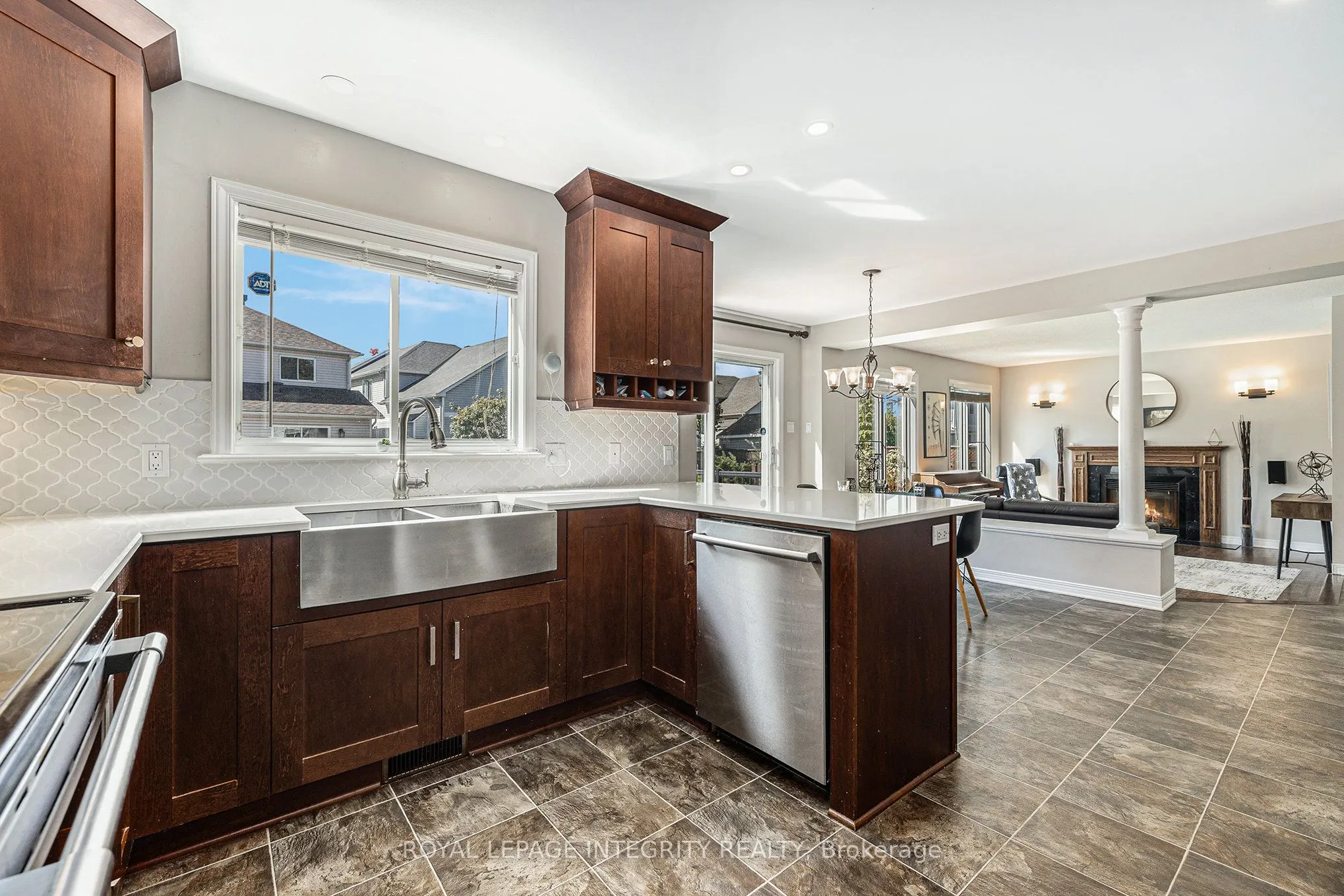 10 Maybrook Place