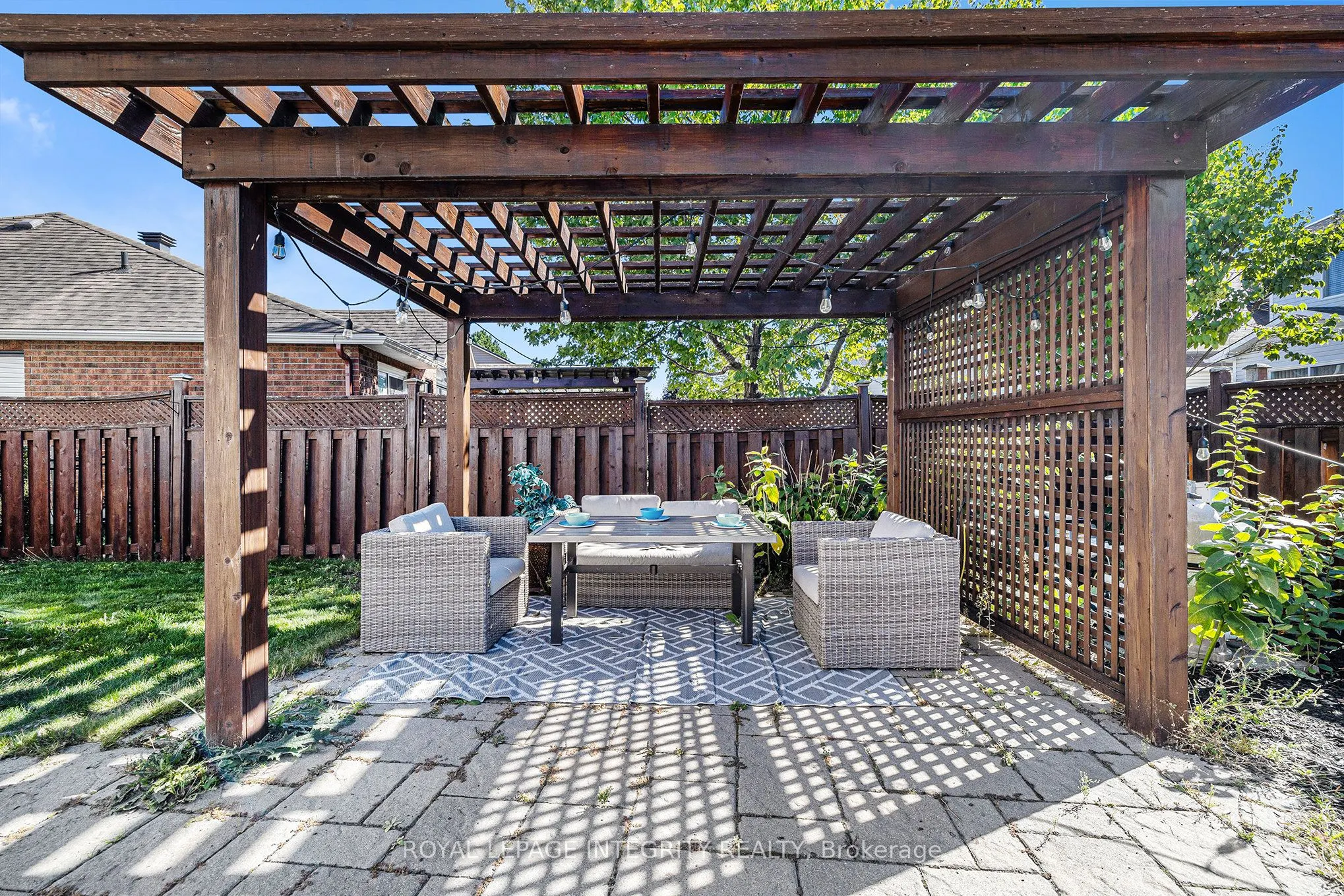 10 Maybrook Place