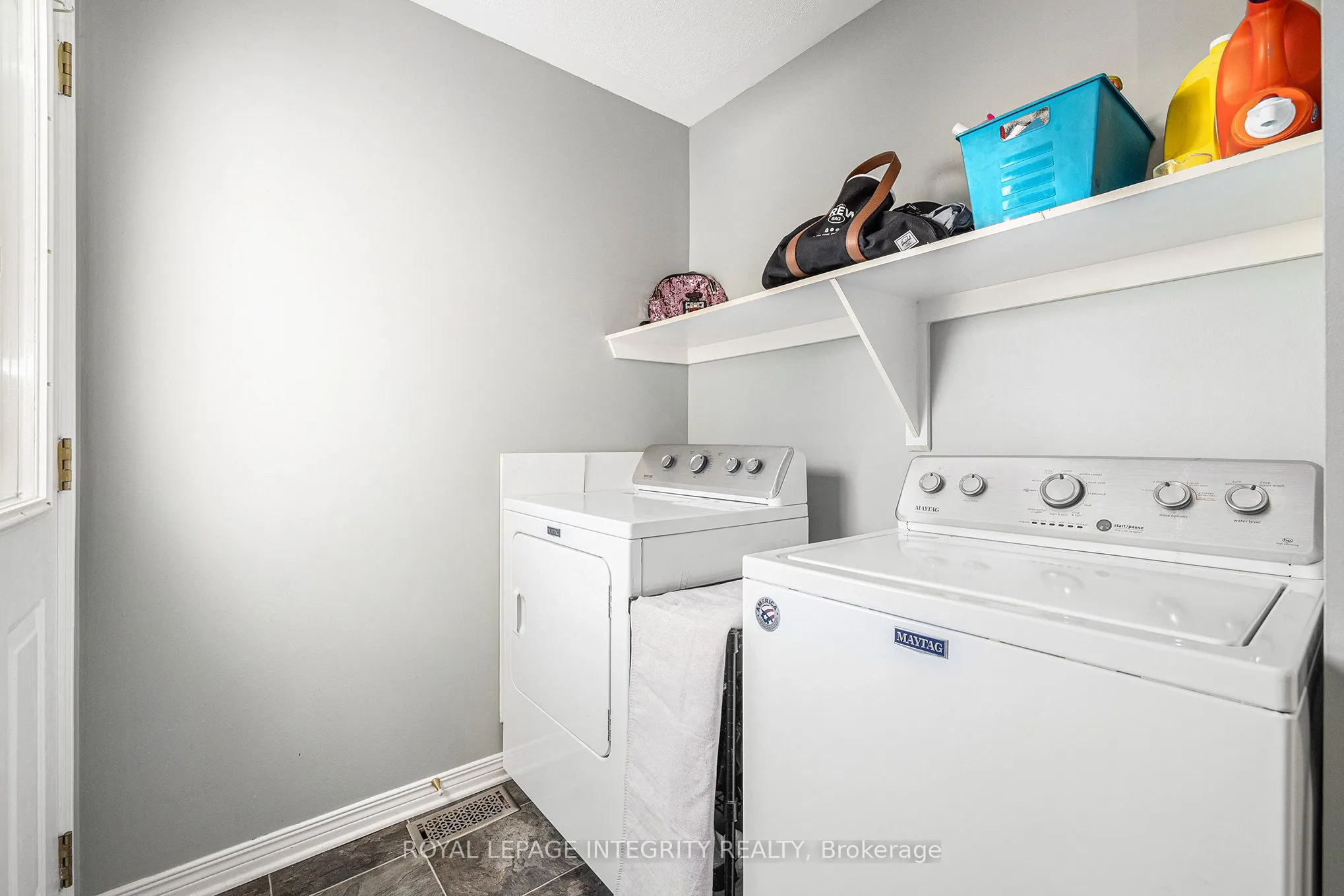 10 Maybrook Place