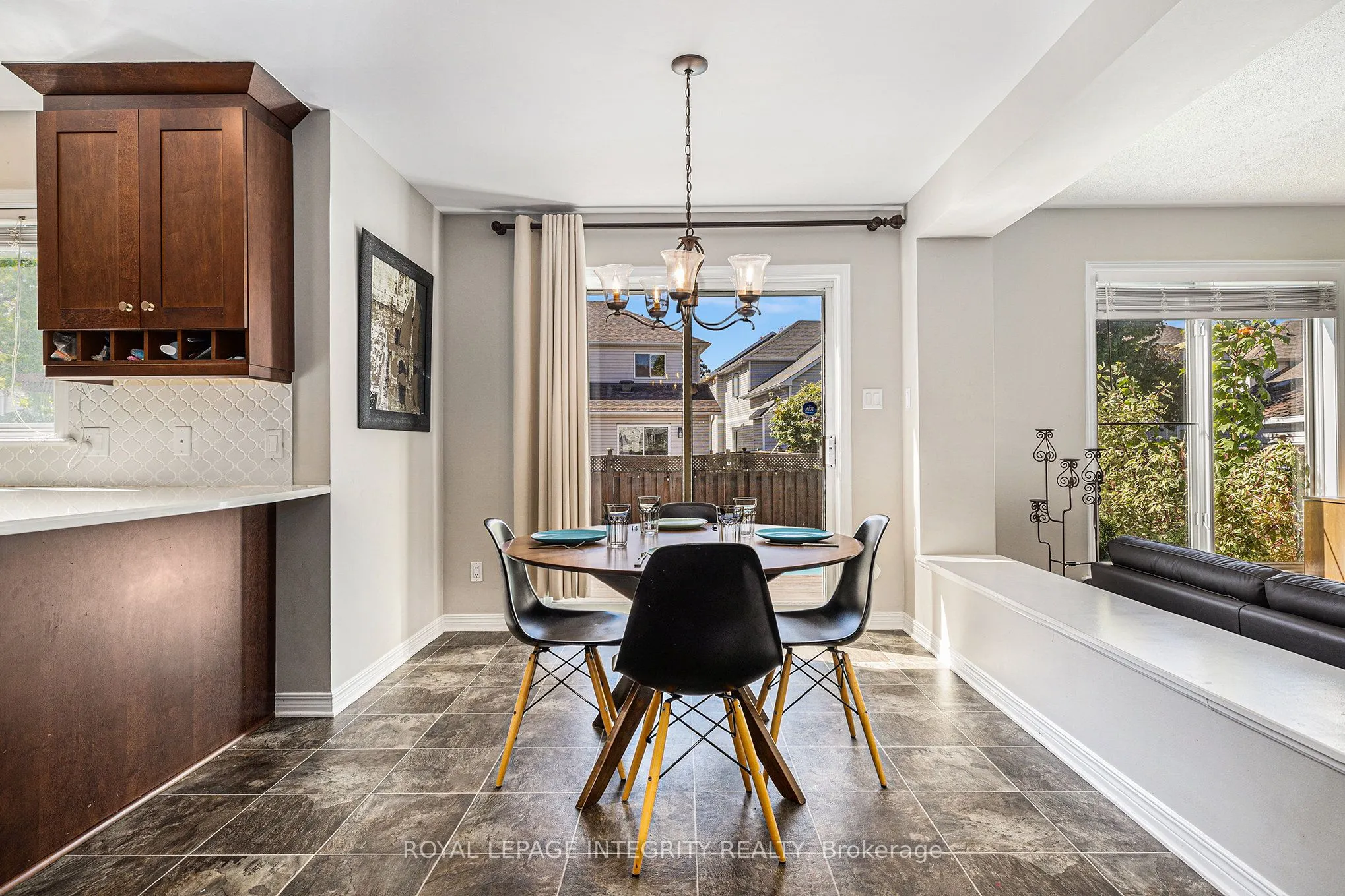 10 Maybrook Place