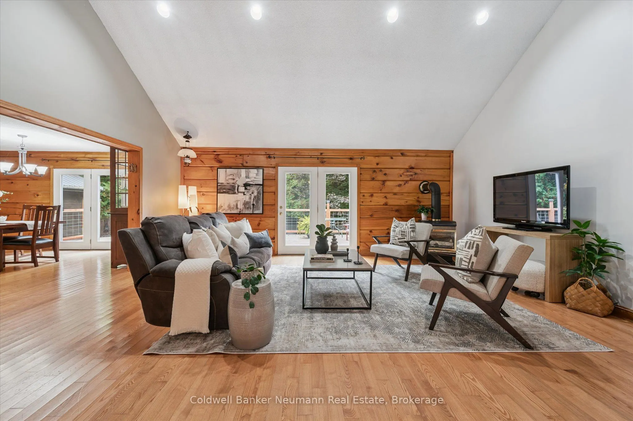 403277 Grey Road 4