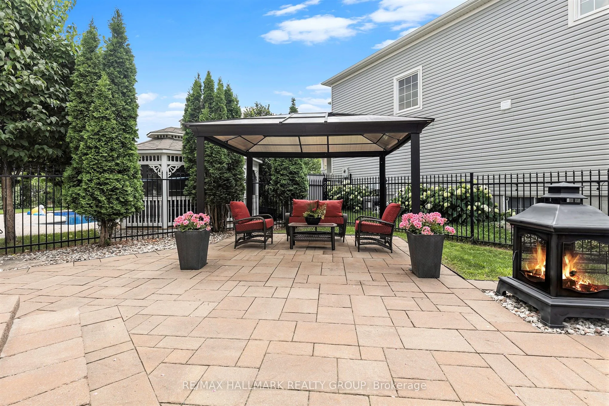 828 Dalkena Place
