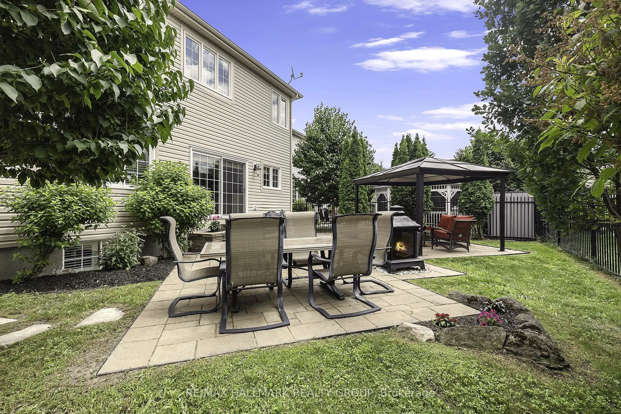 828 Dalkena Place